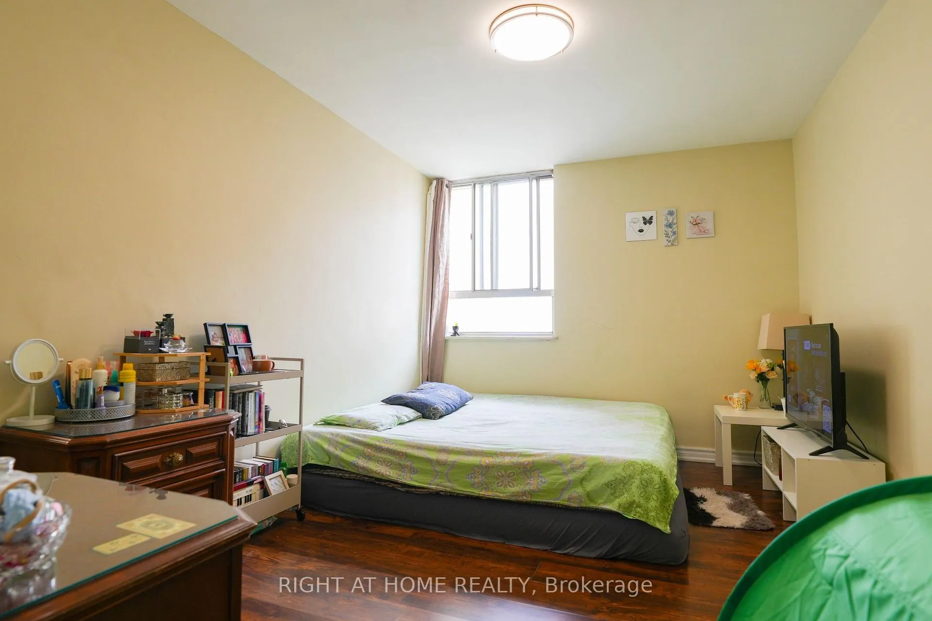 Photo 9 of Unit 2203, 1 Massey Square, Toronto, Crescent Town — HOMEH