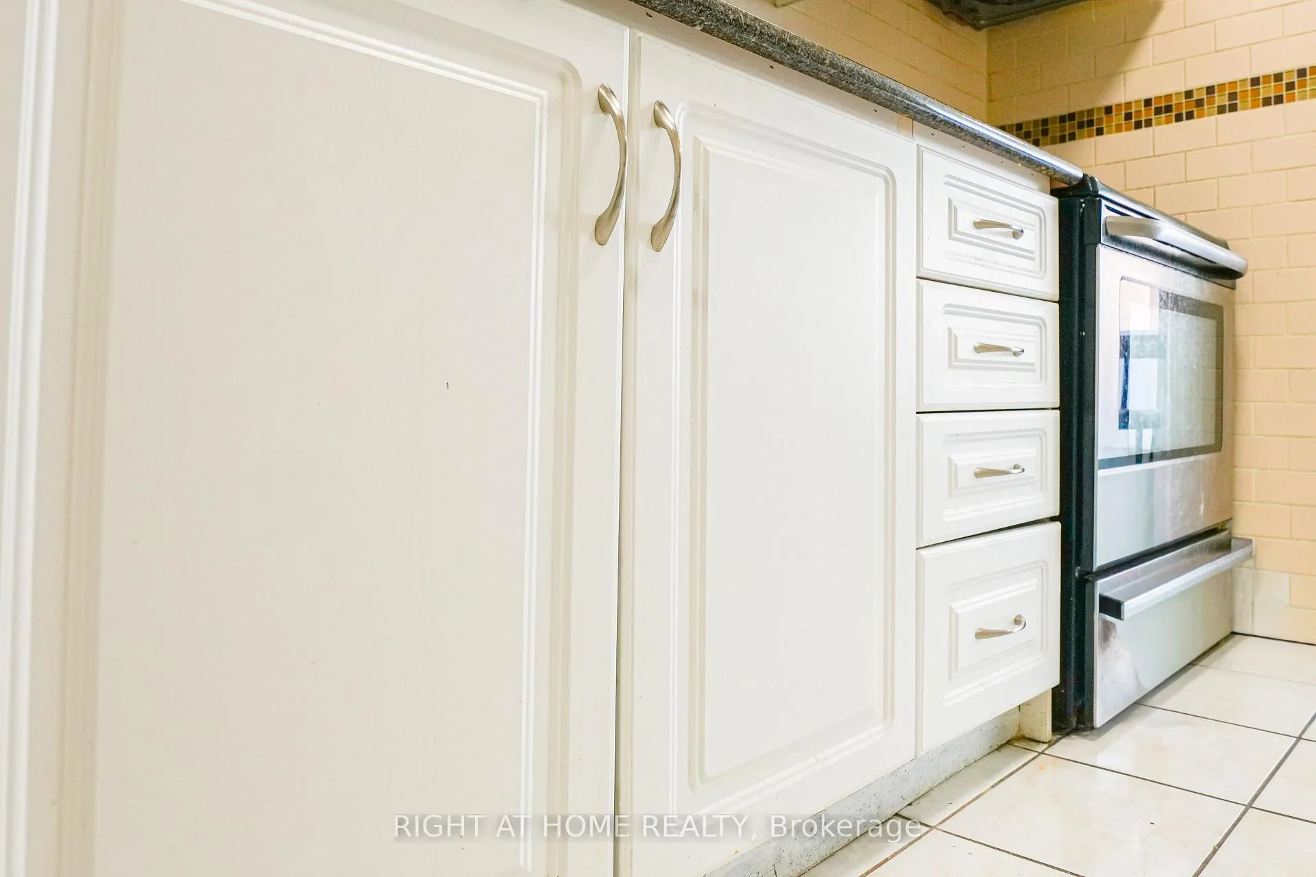 Photo 14 of Unit 2203, 1 Massey Square, Toronto, Crescent Town — HOMEH