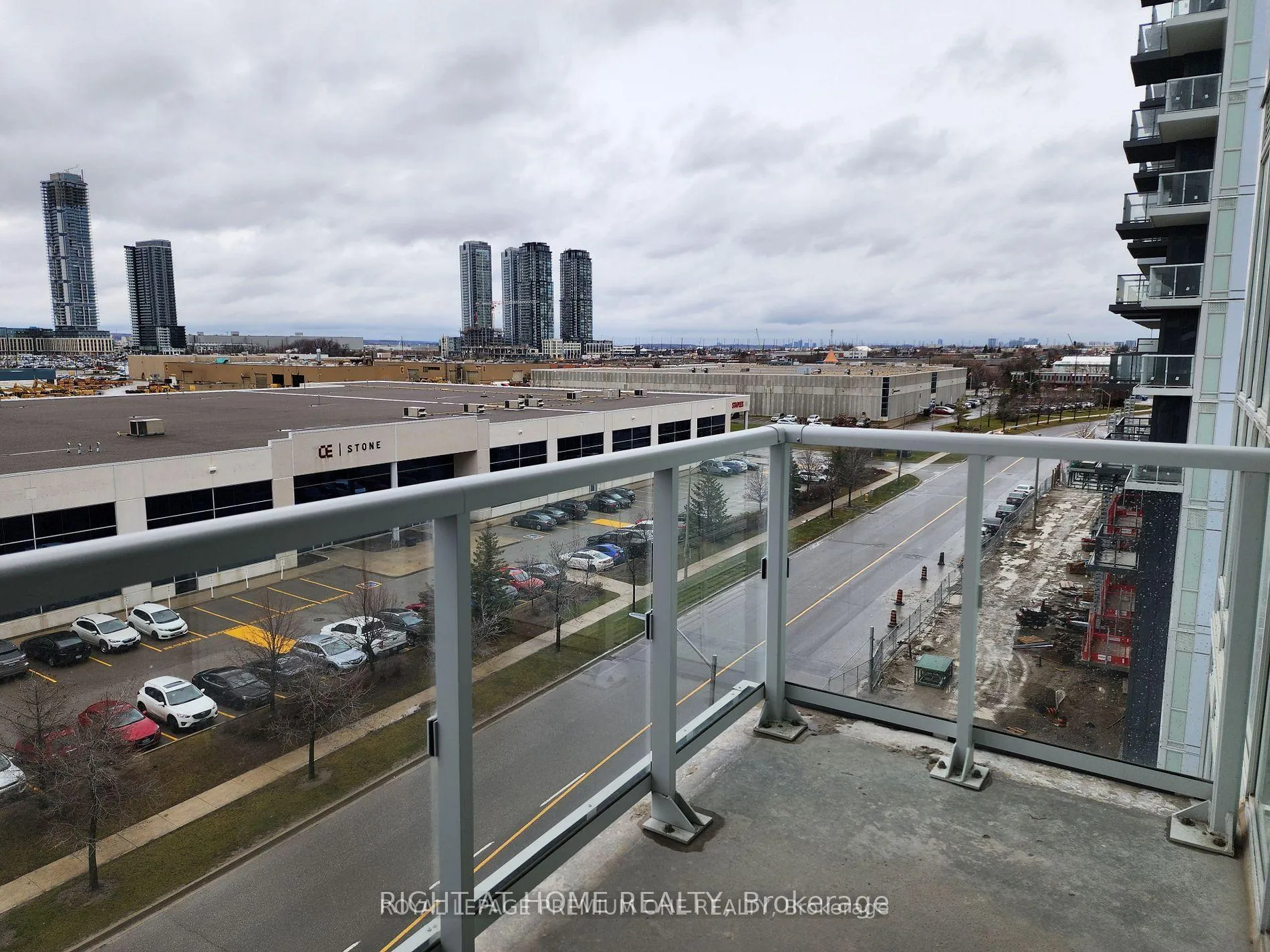 Photo 14 of Unit 502, 10 Honeycrisp Crescent, Vaughan, Vaughan Corporate Centre — HOMEH