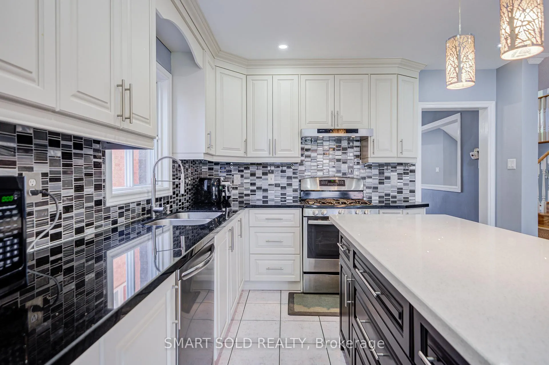 Photo 16 of 72 Norbury Drive, Markham, Rouge Fairways — HOMEH