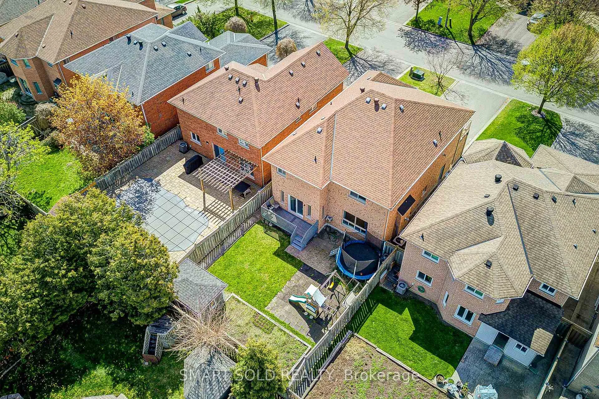 Photo 47 of 72 Norbury Drive, Markham, Rouge Fairways — HOMEH