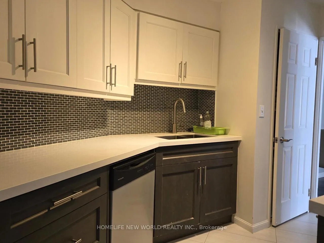 Photo 4 of Unit 1013, 7 Carlton Street, Toronto, Church-Yonge Corridor — HOMEH