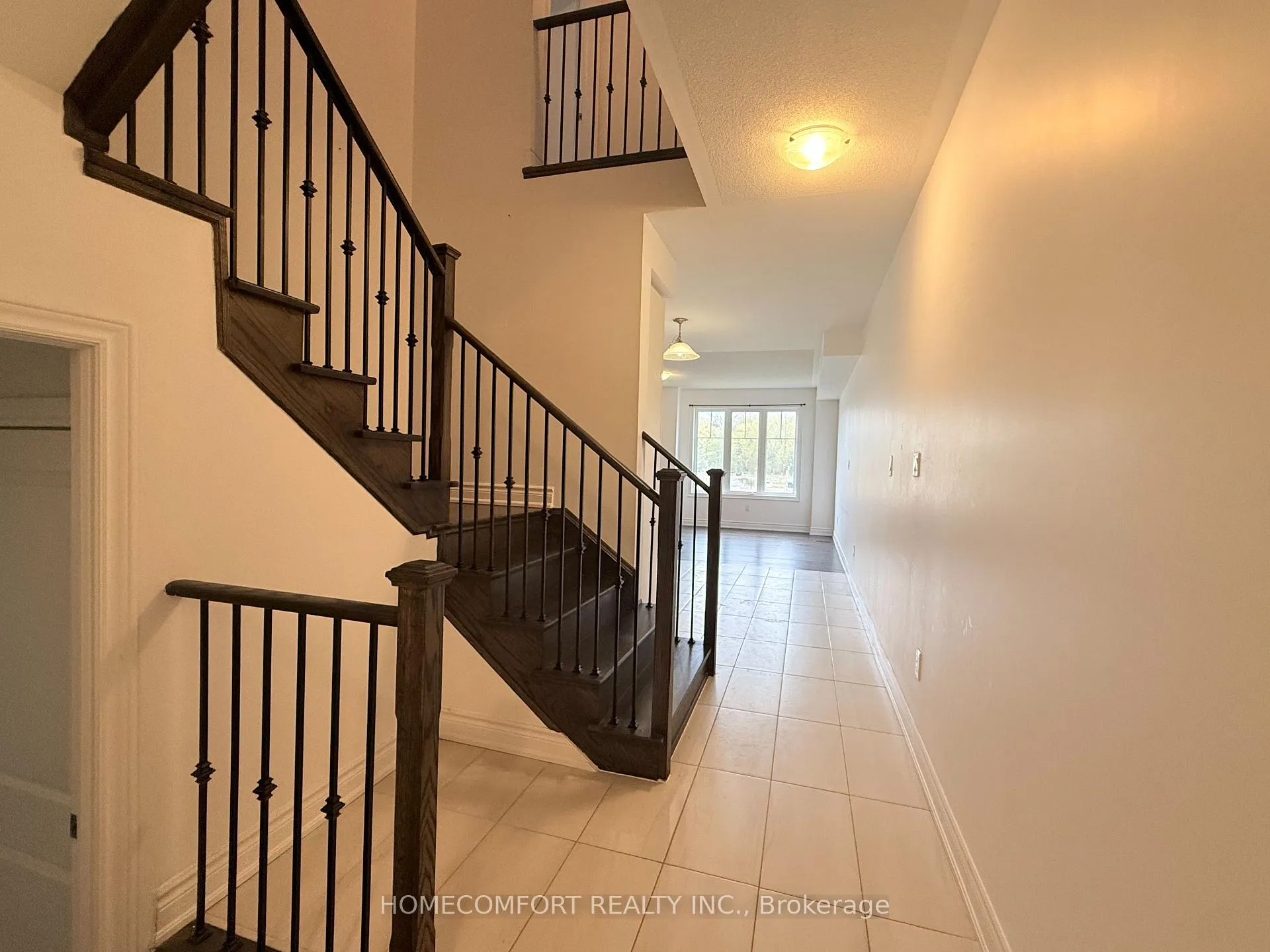 Photo 2 of 10 Ryler Way, Markham, Cedarwood — HOMEH