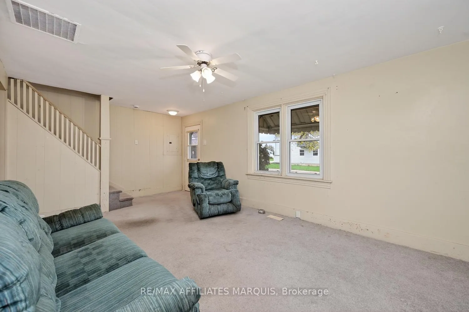 Photo 9 of 39 Merrick Street, Smiths Falls — HOMEH