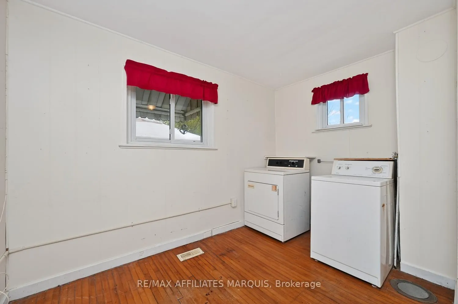 Photo 22 of 39 Merrick Street, Smiths Falls — HOMEH