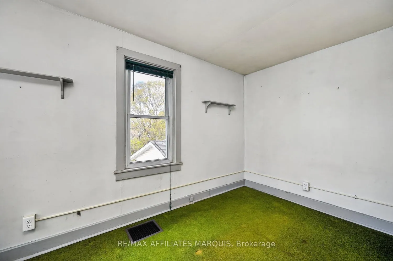 Photo 26 of 39 Merrick Street, Smiths Falls — HOMEH