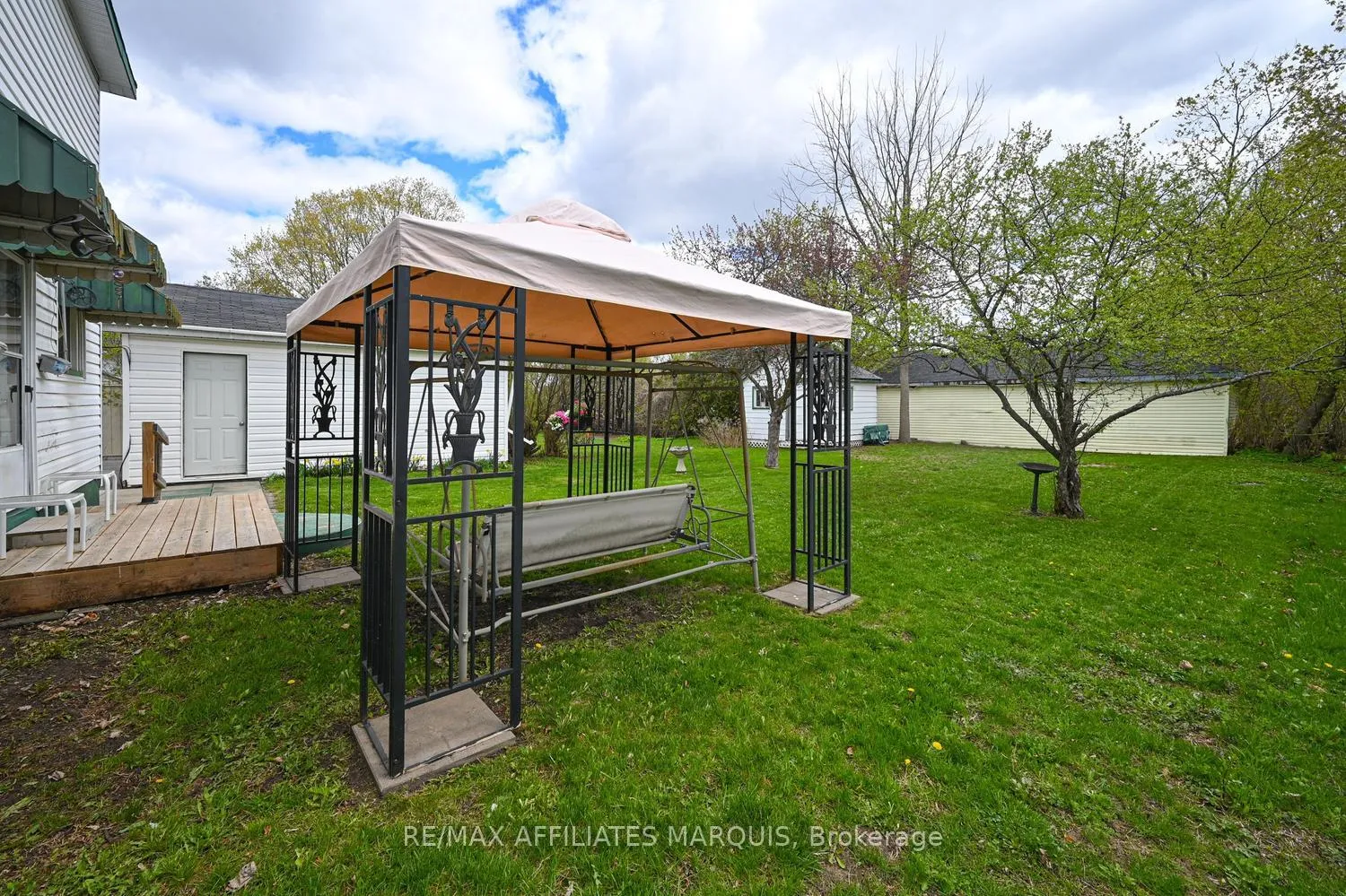 Photo 33 of 39 Merrick Street, Smiths Falls — HOMEH