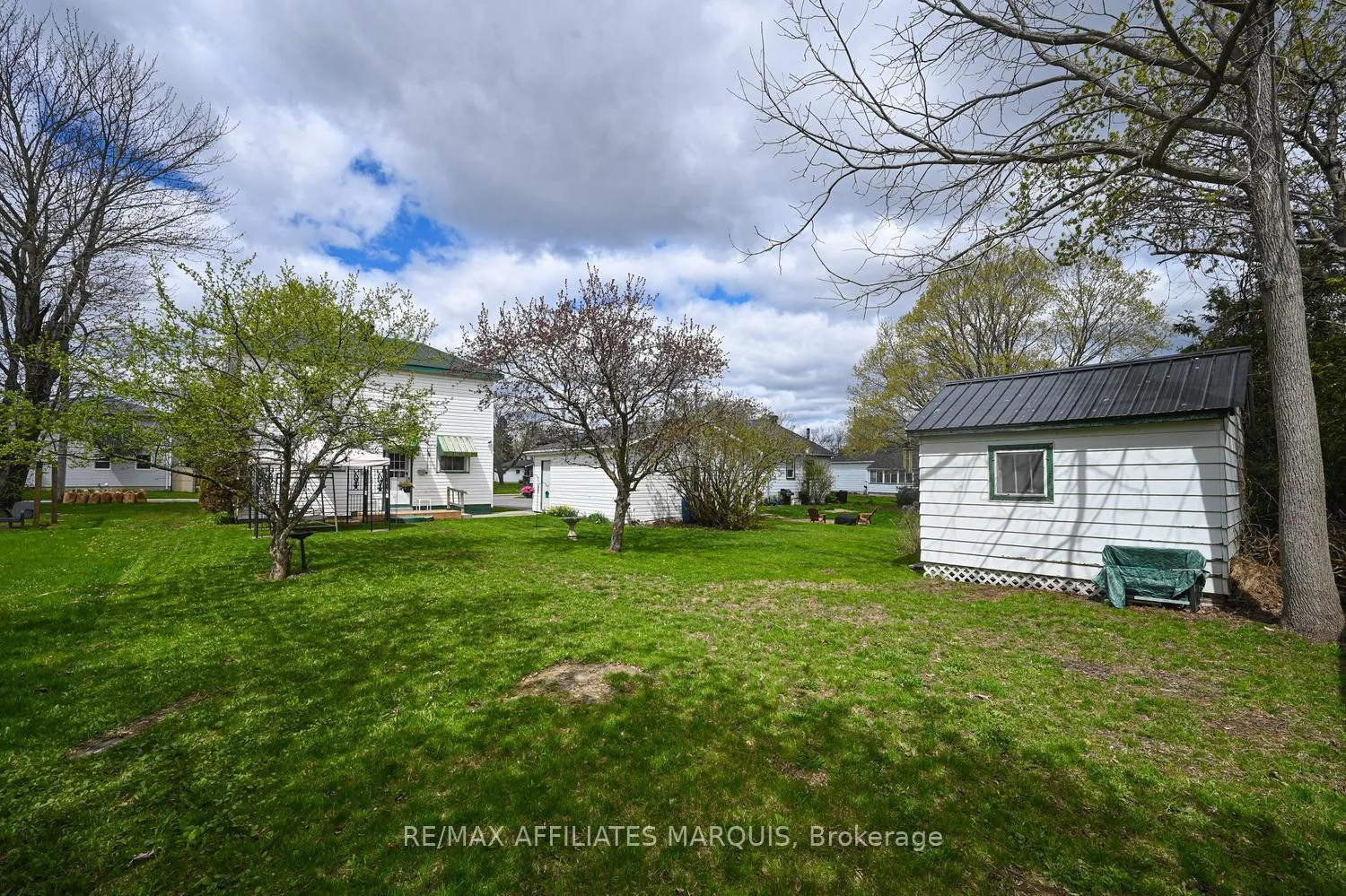 Photo 36 of 39 Merrick Street, Smiths Falls — HOMEH