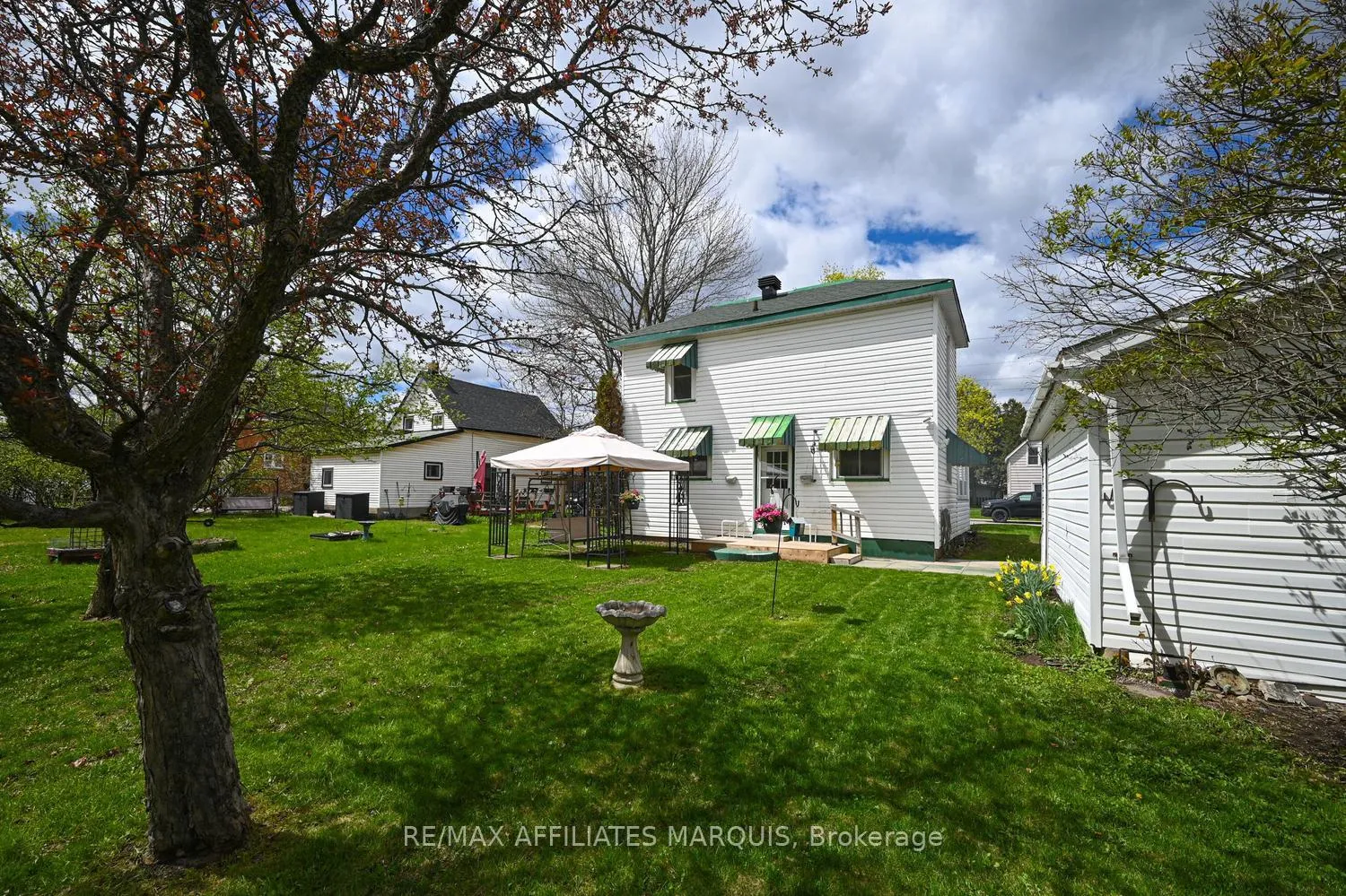 Photo 40 of 39 Merrick Street, Smiths Falls — HOMEH