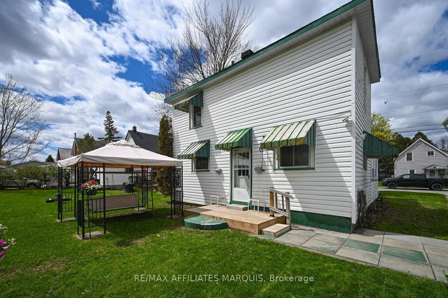 Photo 42 of 39 Merrick Street, Smiths Falls — HOMEH
