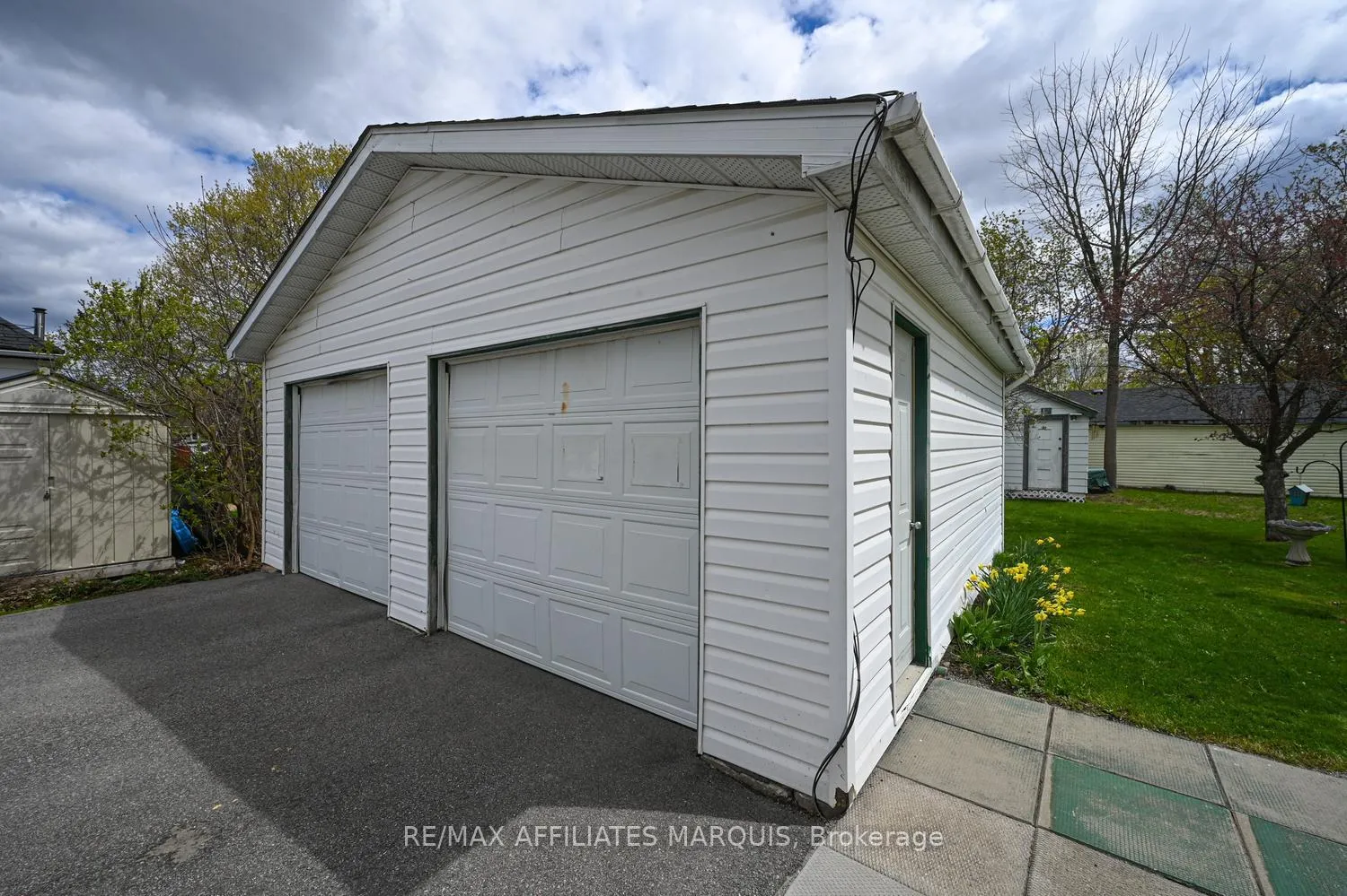 Photo 43 of 39 Merrick Street, Smiths Falls — HOMEH