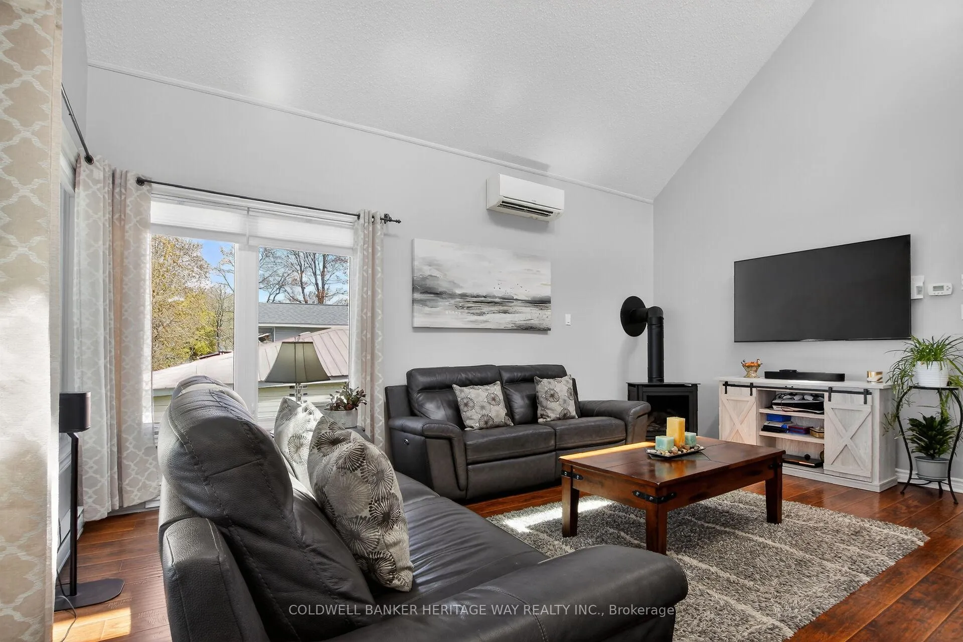 Photo 10 of 109 3A Avenue, Beckwith, Beckwith Twp — HOMEH