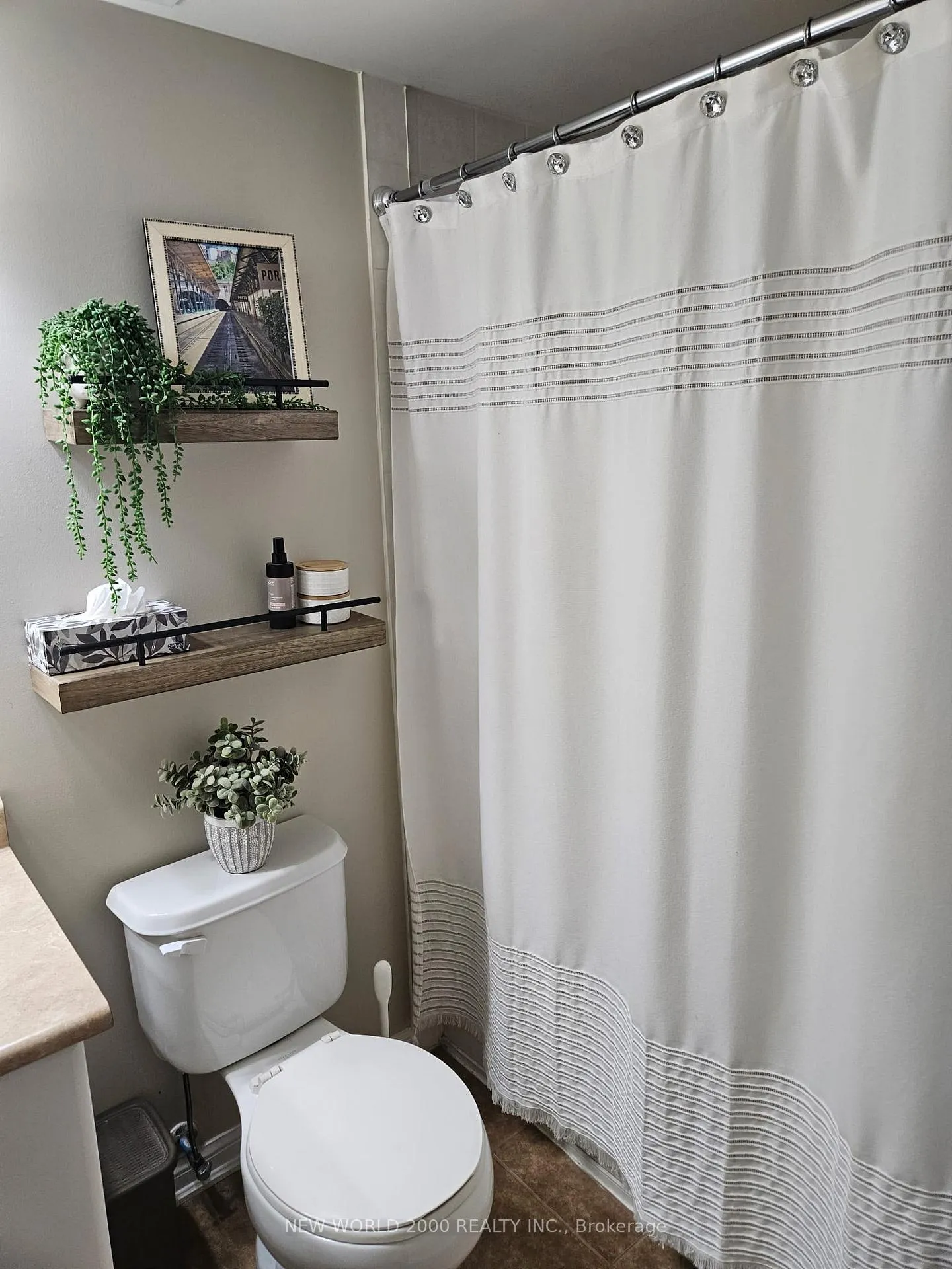Photo 4 of Unit 428, 3070 Rotary Way, Burlington, Alton — HOMEH