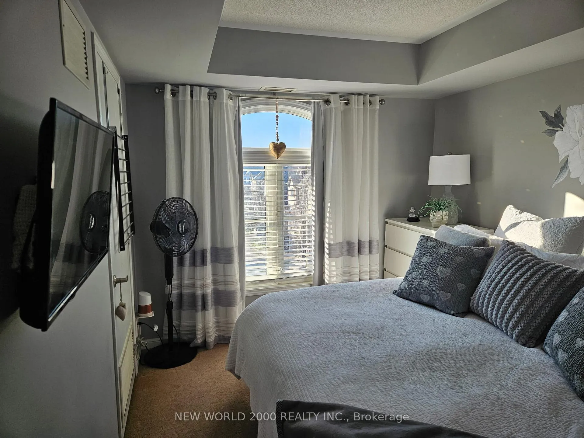 Photo 5 of Unit 428, 3070 Rotary Way, Burlington, Alton — HOMEH