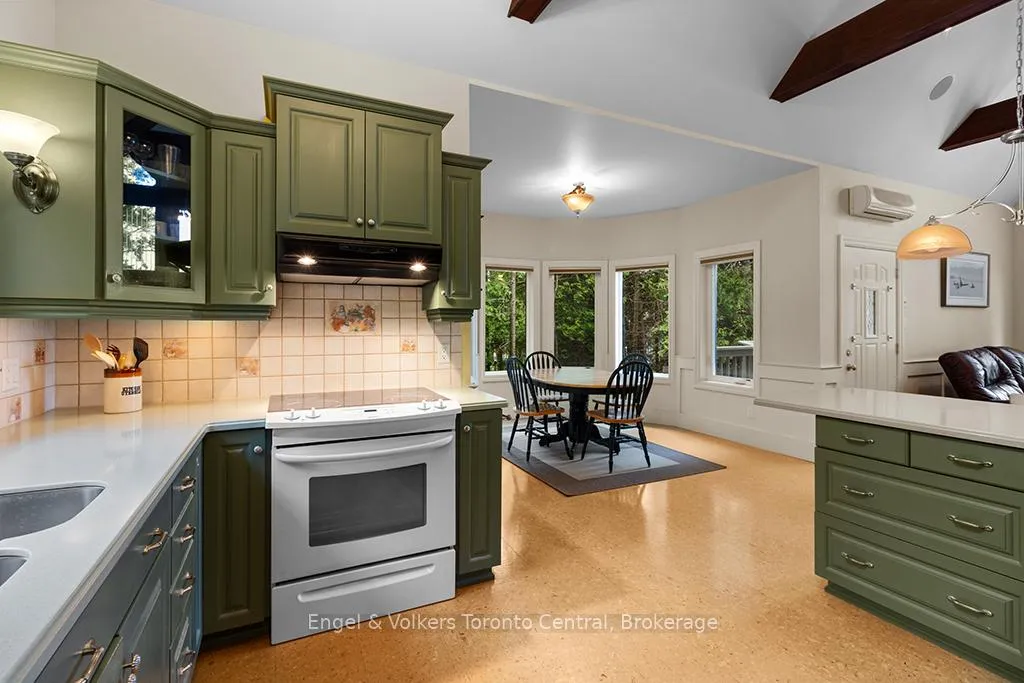 Photo 13 of 128 Buckingham Lane, Meaford — HOMEH