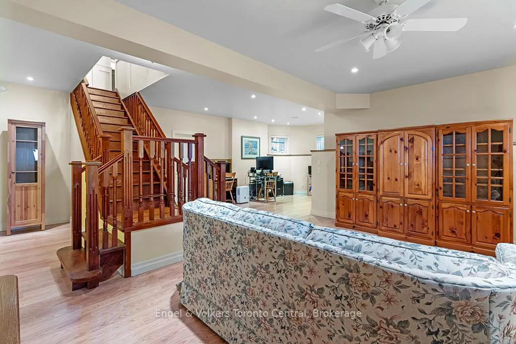 Photo 21 of 128 Buckingham Lane, Meaford — HOMEH
