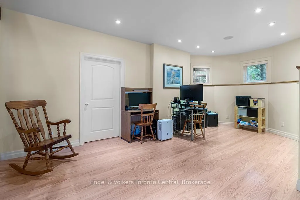 Photo 23 of 128 Buckingham Lane, Meaford — HOMEH