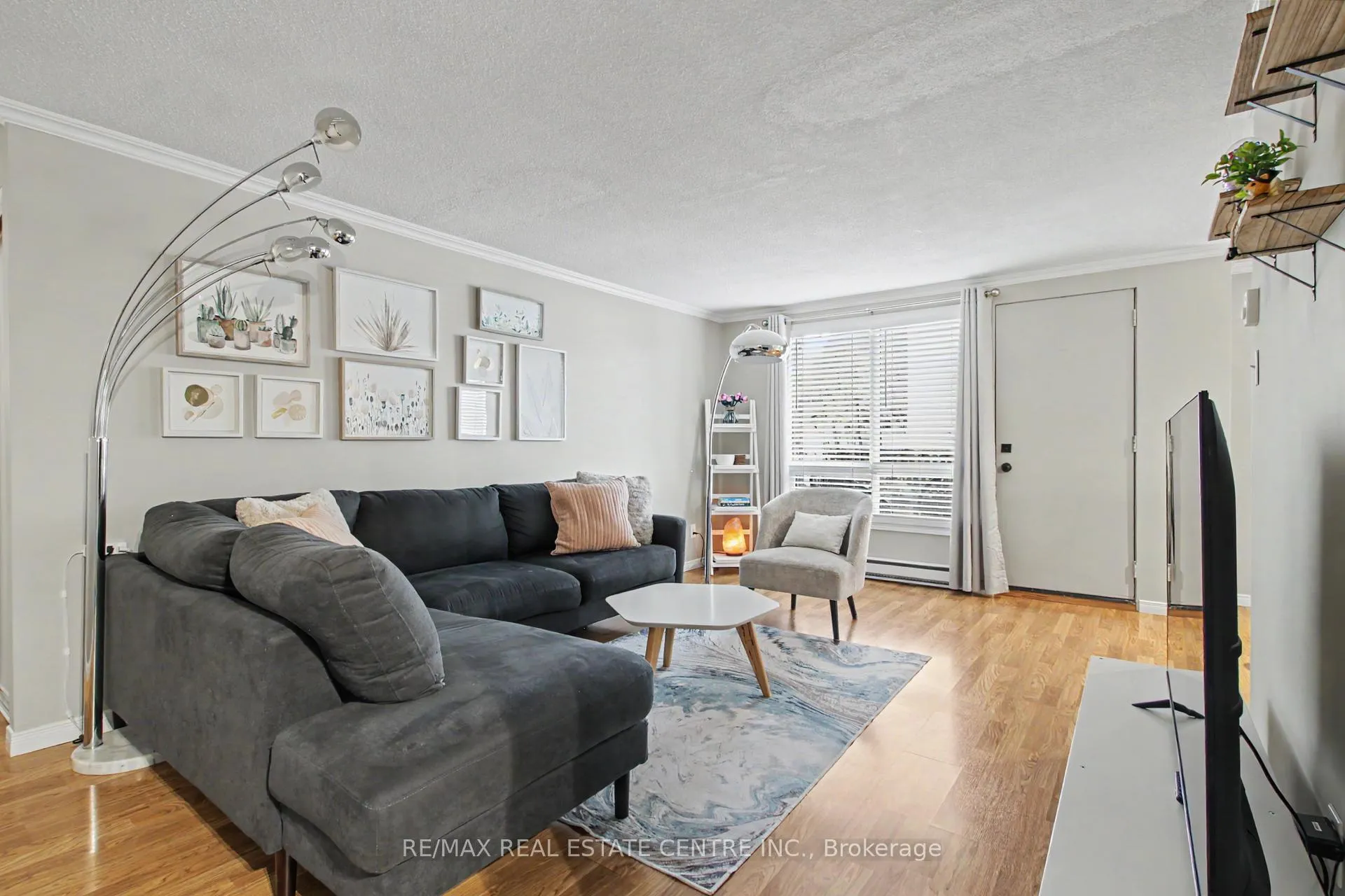 Photo 6 of Unit 105, 4 Avalon Place, Kitchener — HOMEH