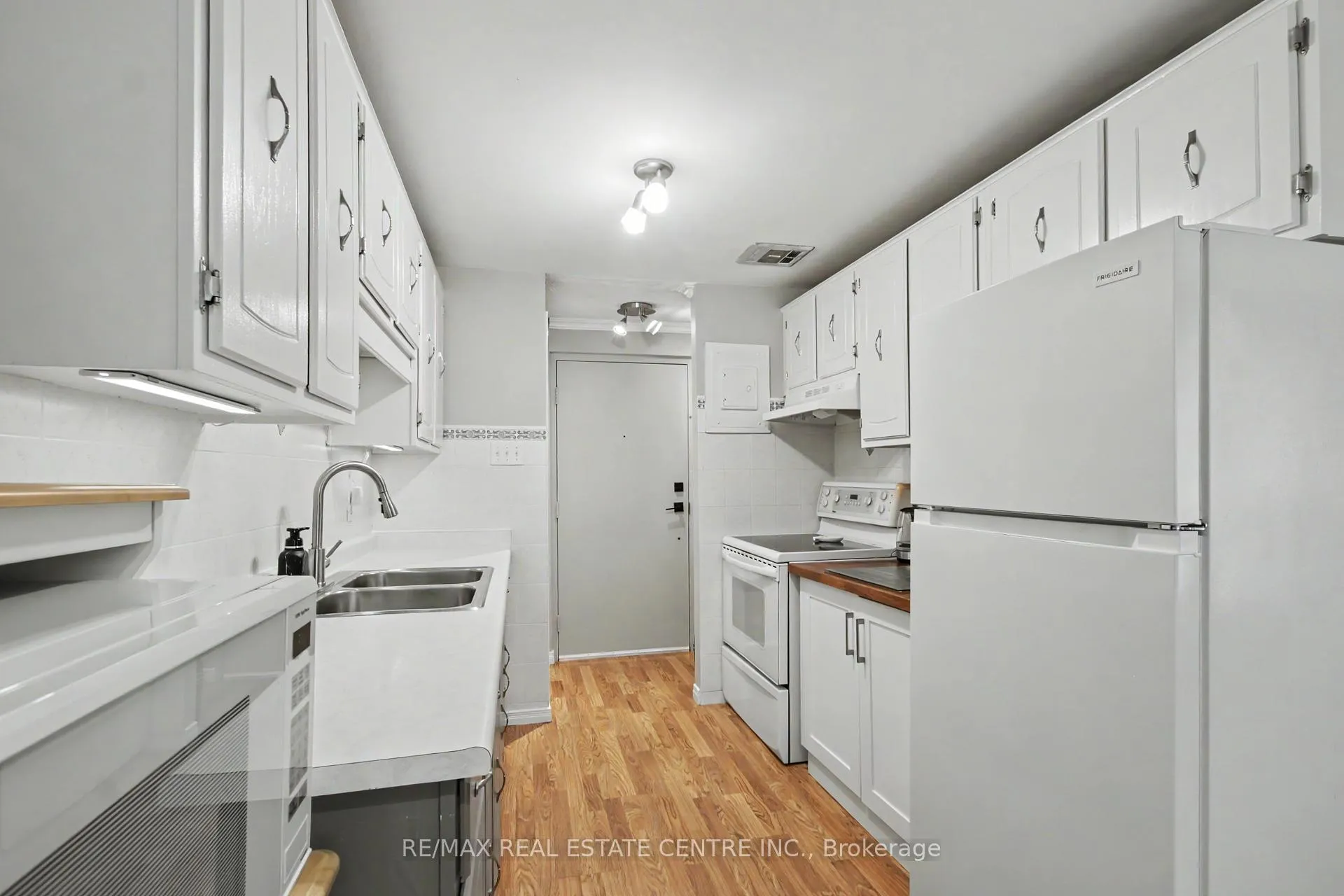 Photo 9 of Unit 105, 4 Avalon Place, Kitchener — HOMEH