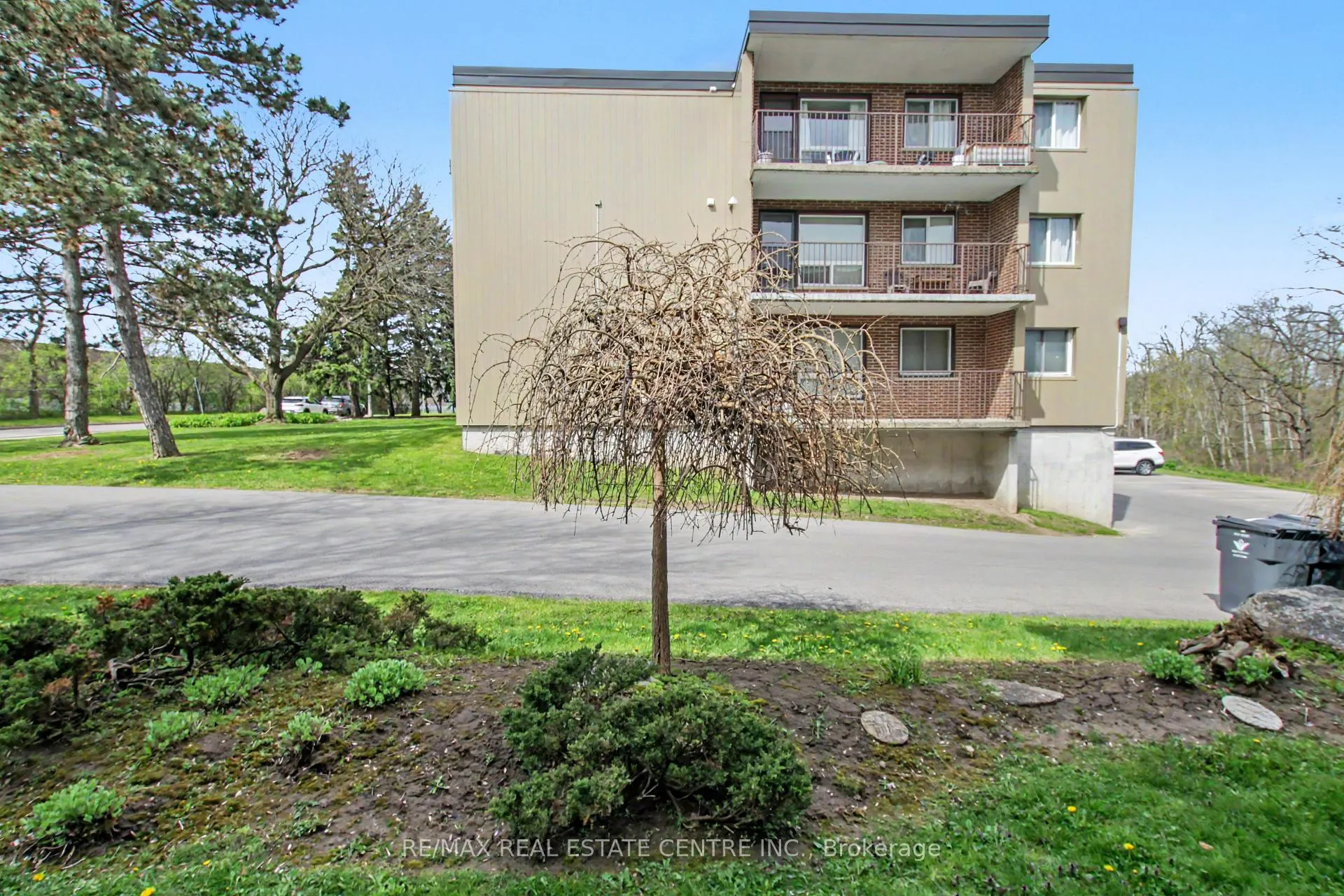 Photo 18 of Unit 105, 4 Avalon Place, Kitchener — HOMEH