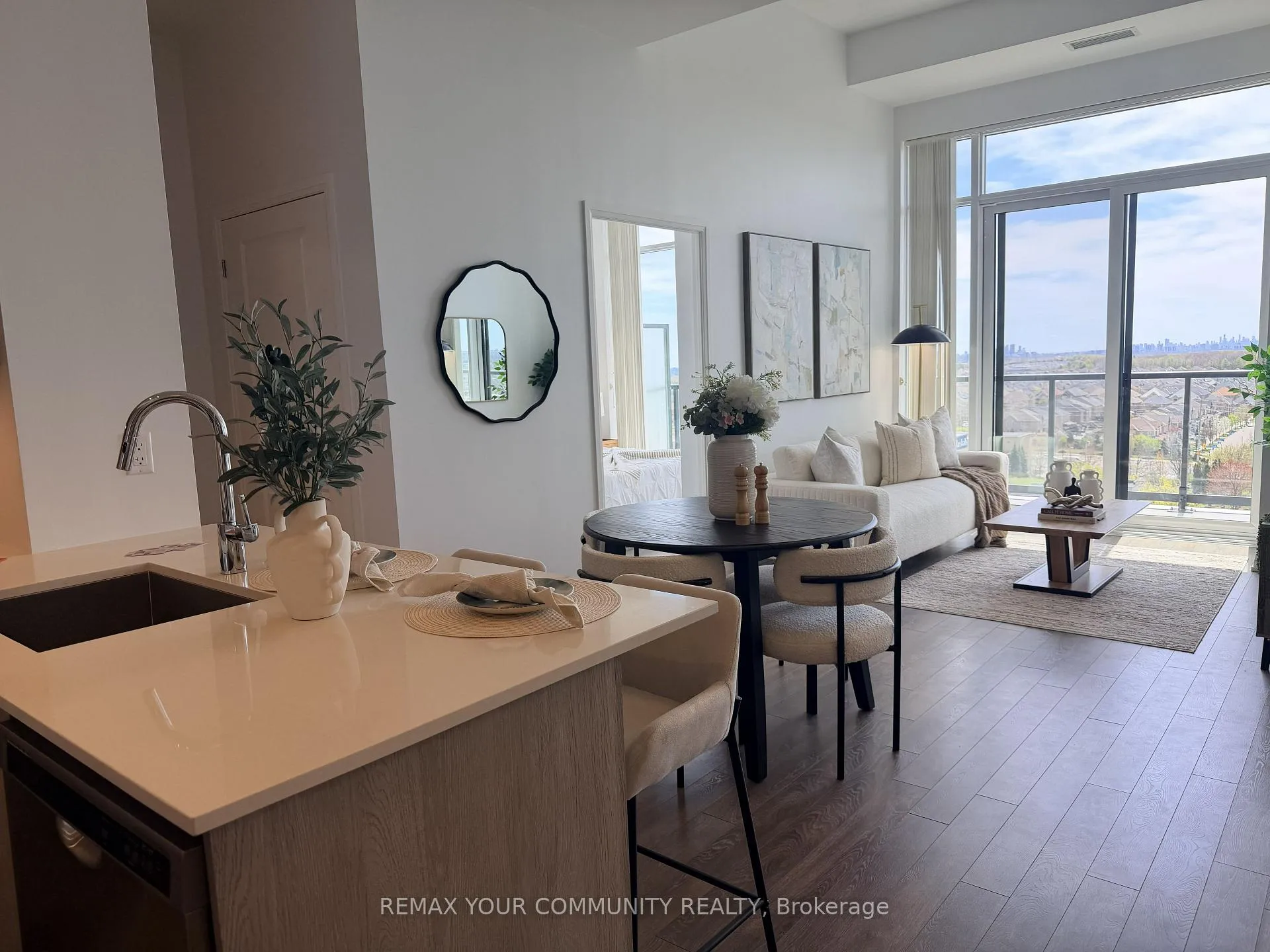 Photo 2 of Unit PH10, 99 Eagle Rock Way, Vaughan, Rural Vaughan — HOMEH