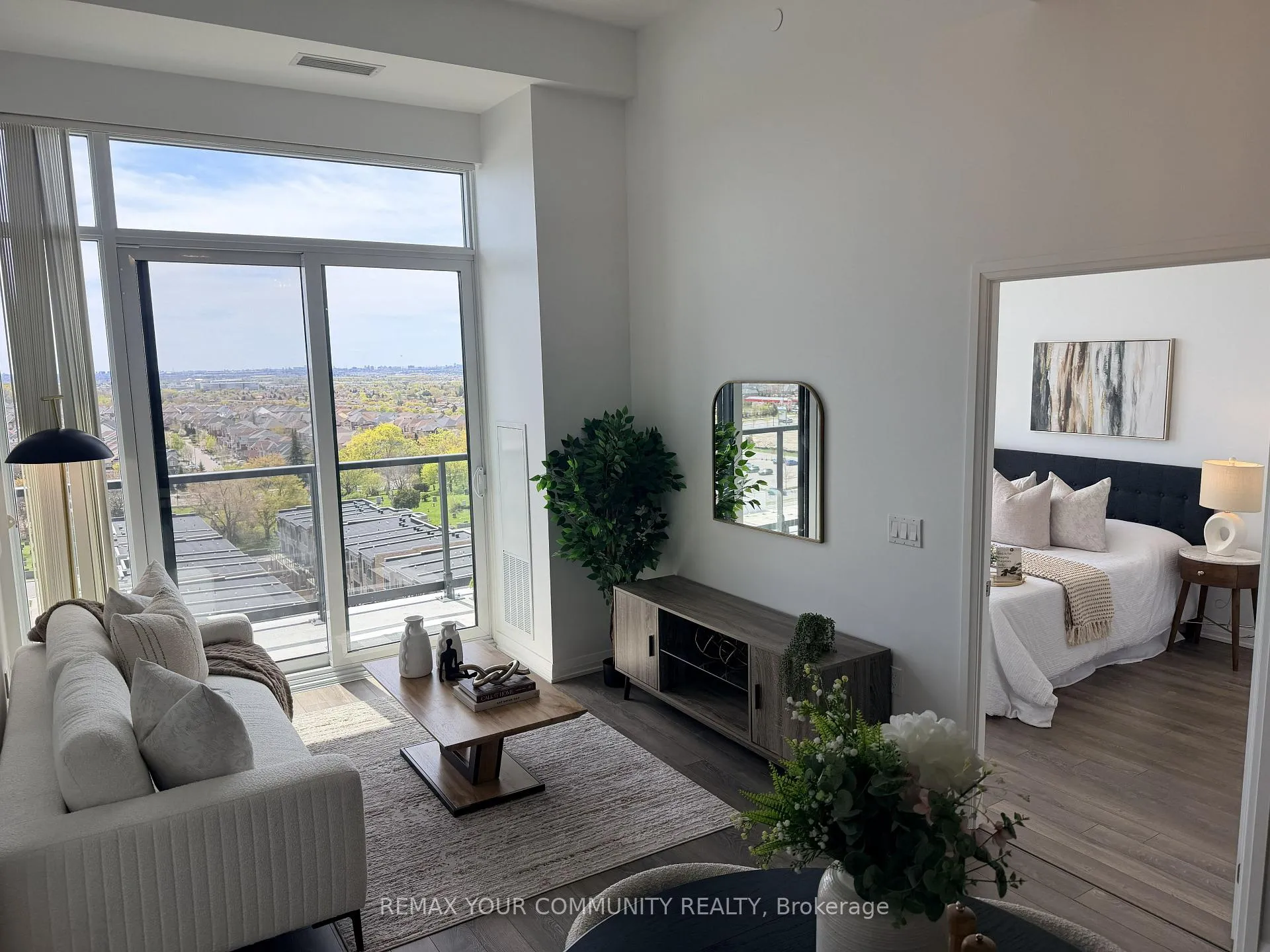Photo 3 of Unit PH10, 99 Eagle Rock Way, Vaughan, Rural Vaughan — HOMEH