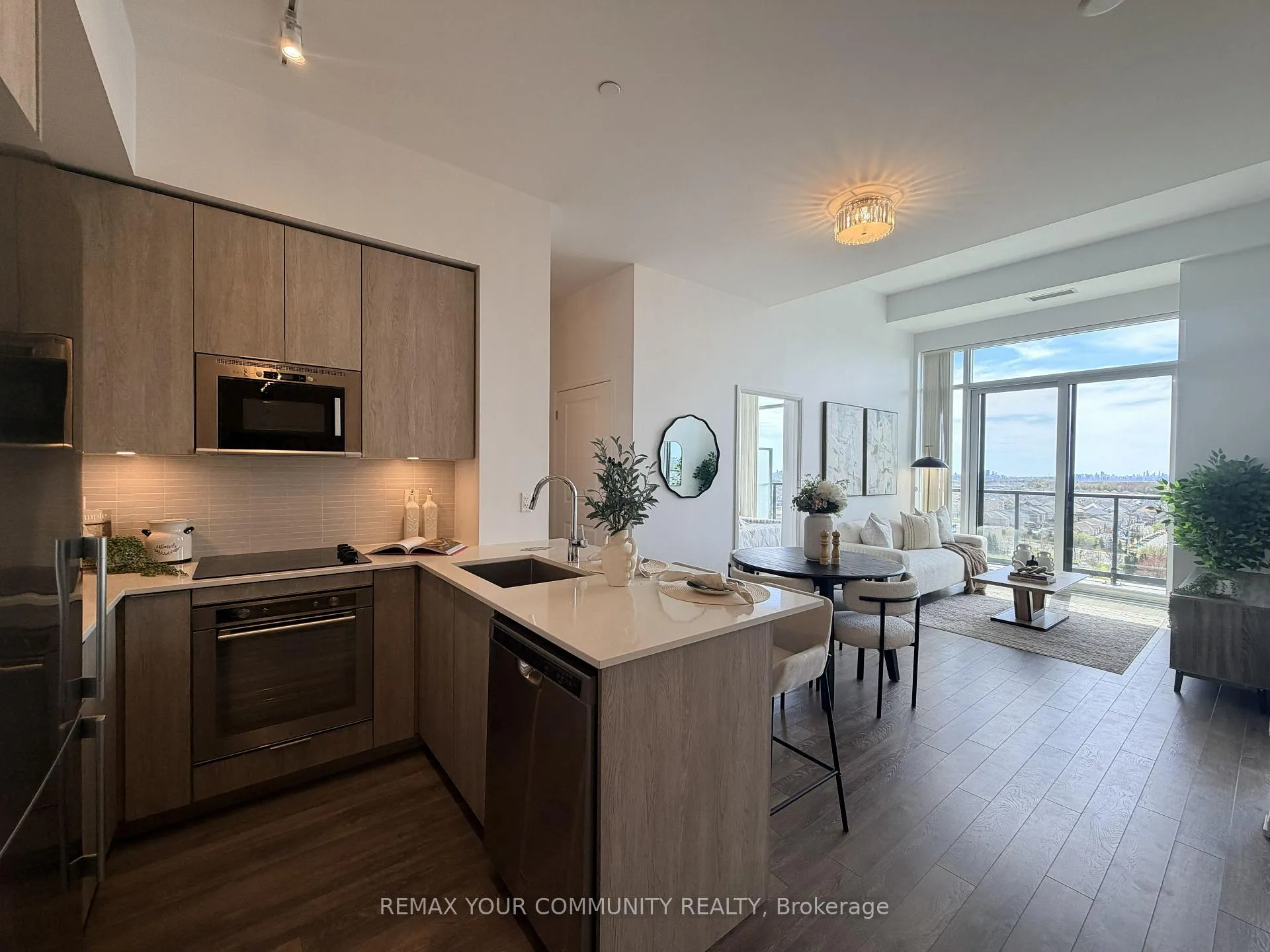 Photo 7 of Unit PH10, 99 Eagle Rock Way, Vaughan, Rural Vaughan — HOMEH
