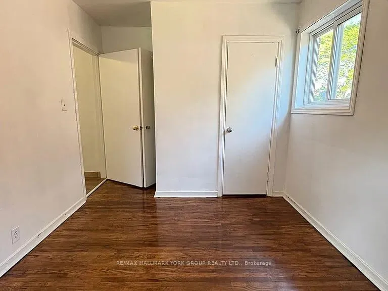 Photo 9 of 1308 Tilston Drive, Windsor, Windsor University District — HOMEH