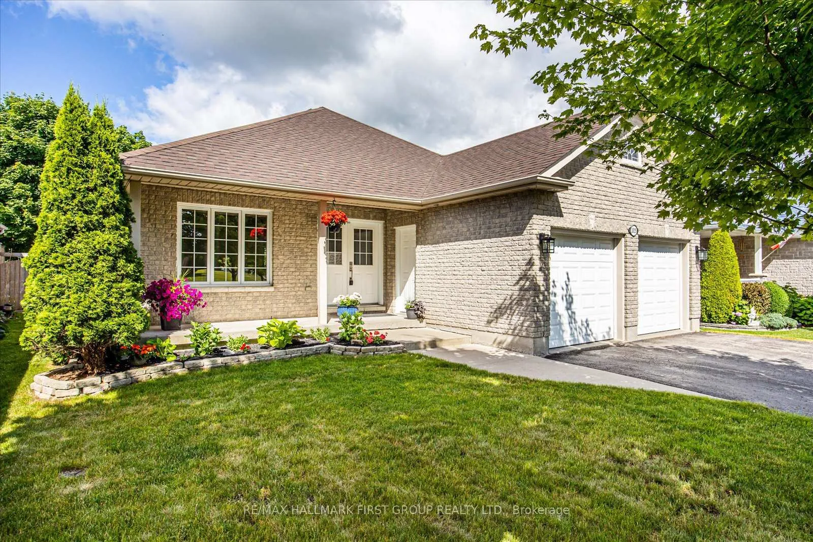 Photo 2 of 1015 Otto Drive, Cobourg — HOMEH