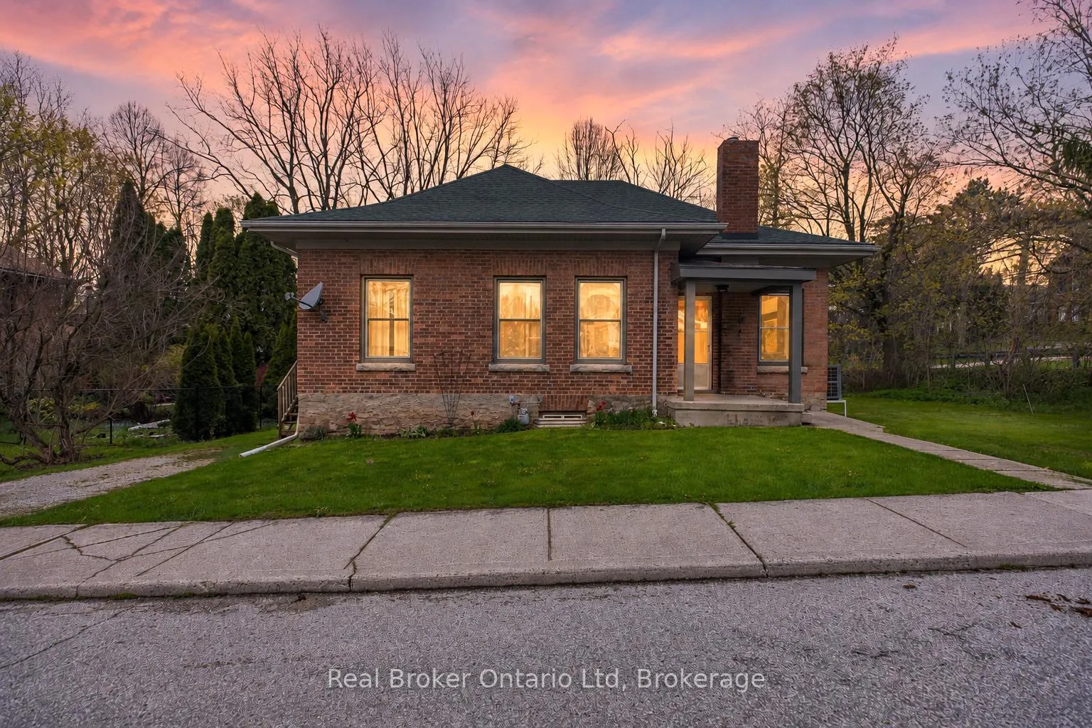 Photo 1 of 846 7th Avenue E, Owen Sound — HOMEH