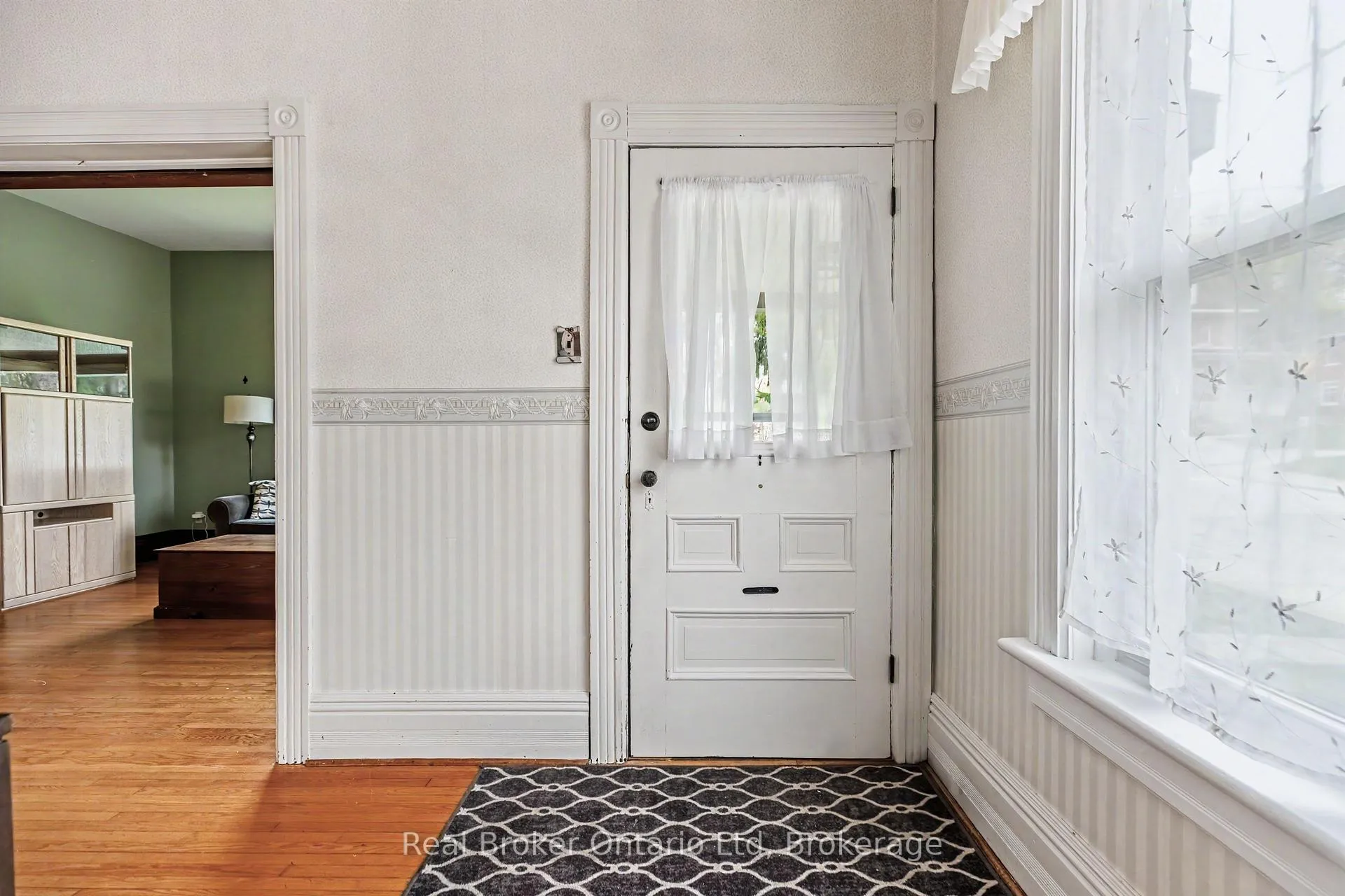 Photo 4 of 846 7th Avenue E, Owen Sound — HOMEH