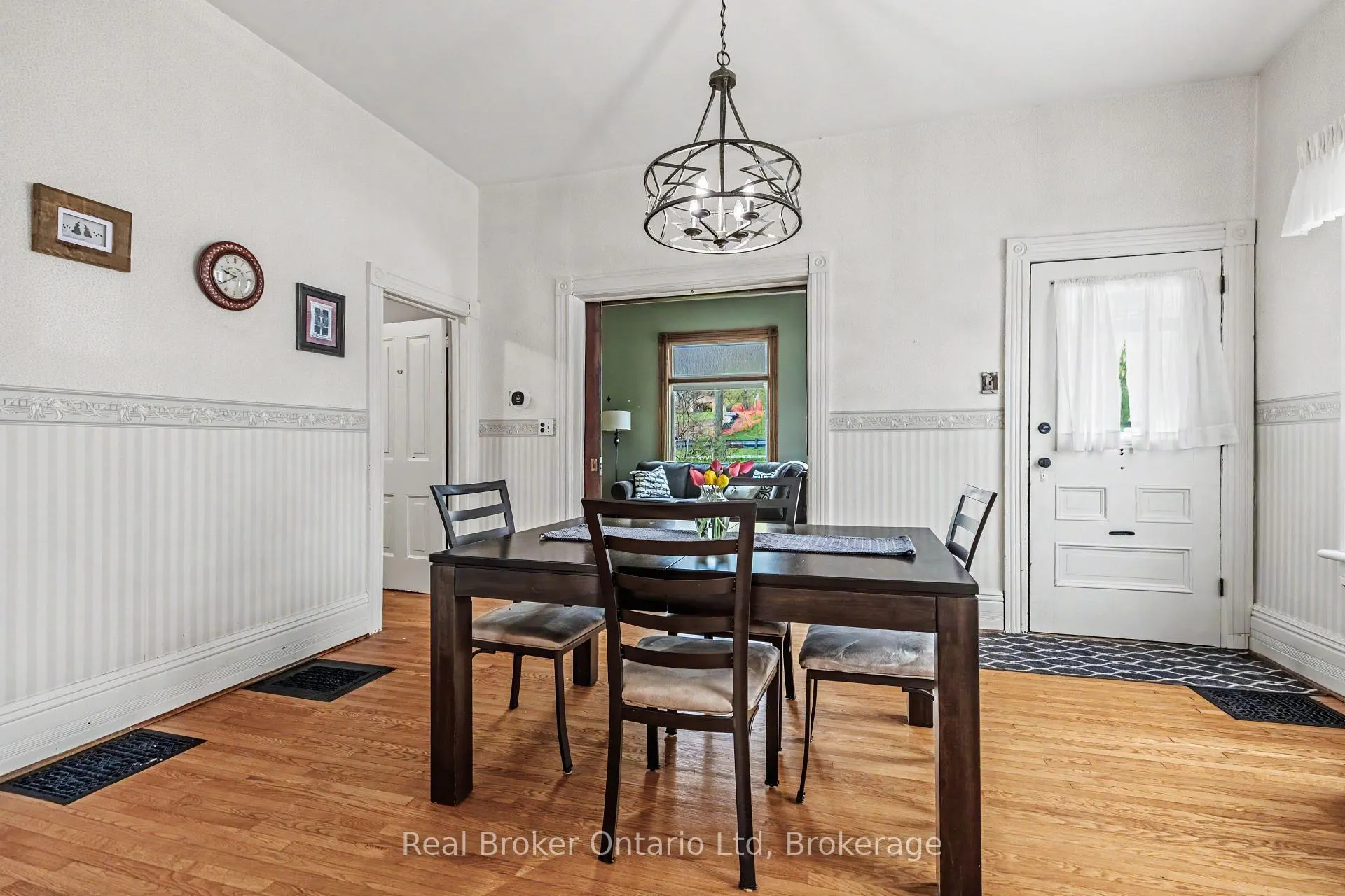 Photo 8 of 846 7th Avenue E, Owen Sound — HOMEH