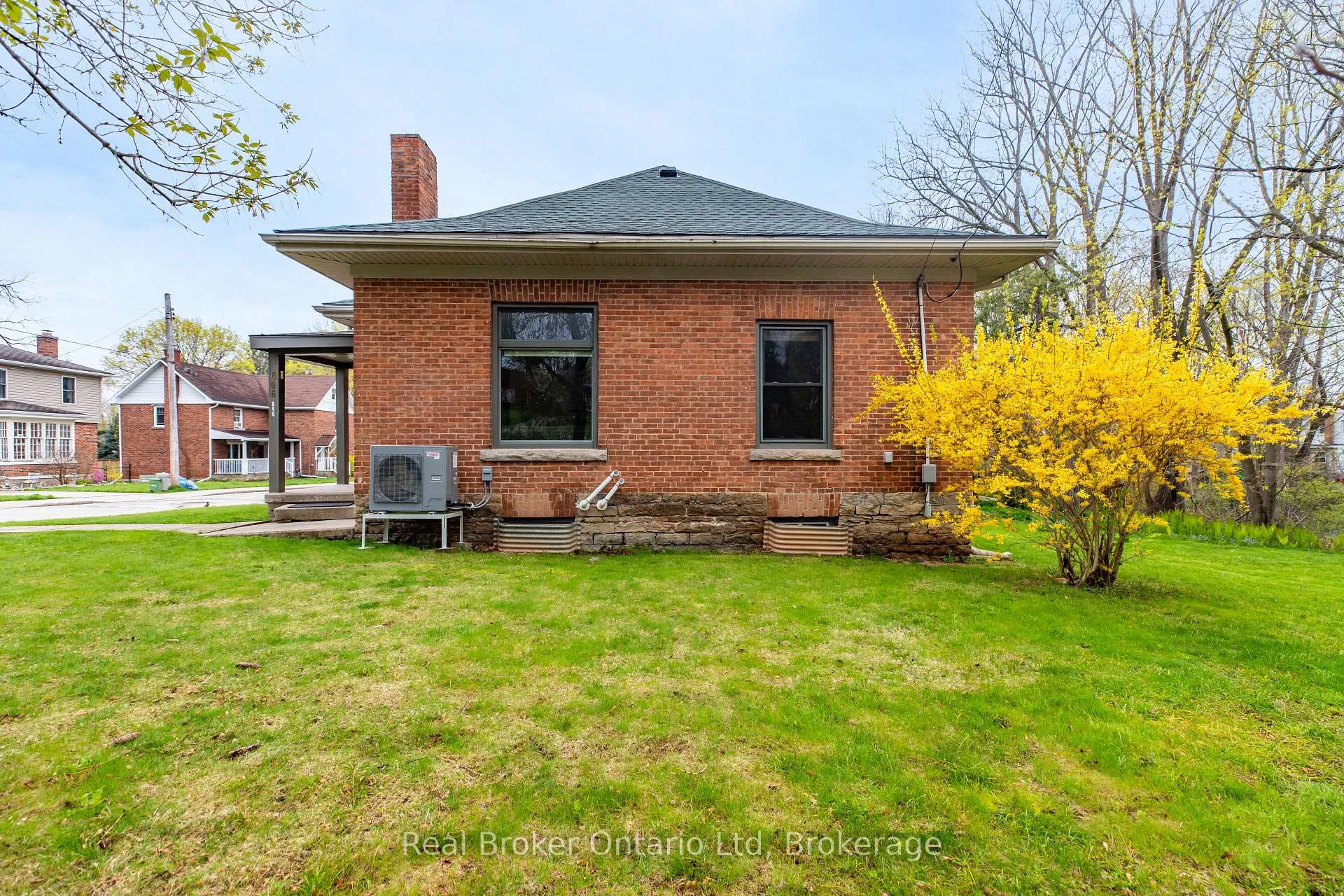 Photo 36 of 846 7th Avenue E, Owen Sound — HOMEH