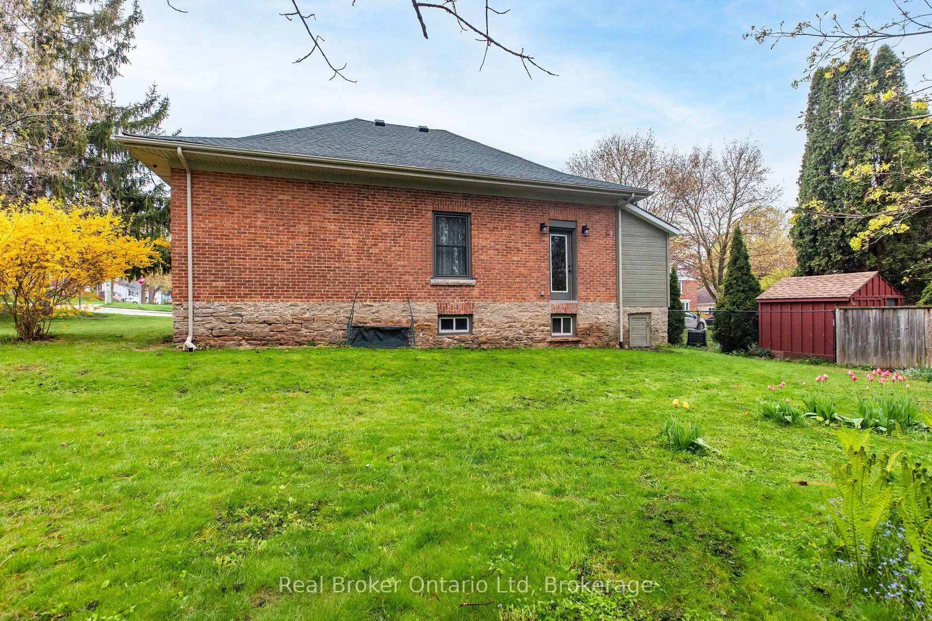 Photo 37 of 846 7th Avenue E, Owen Sound — HOMEH