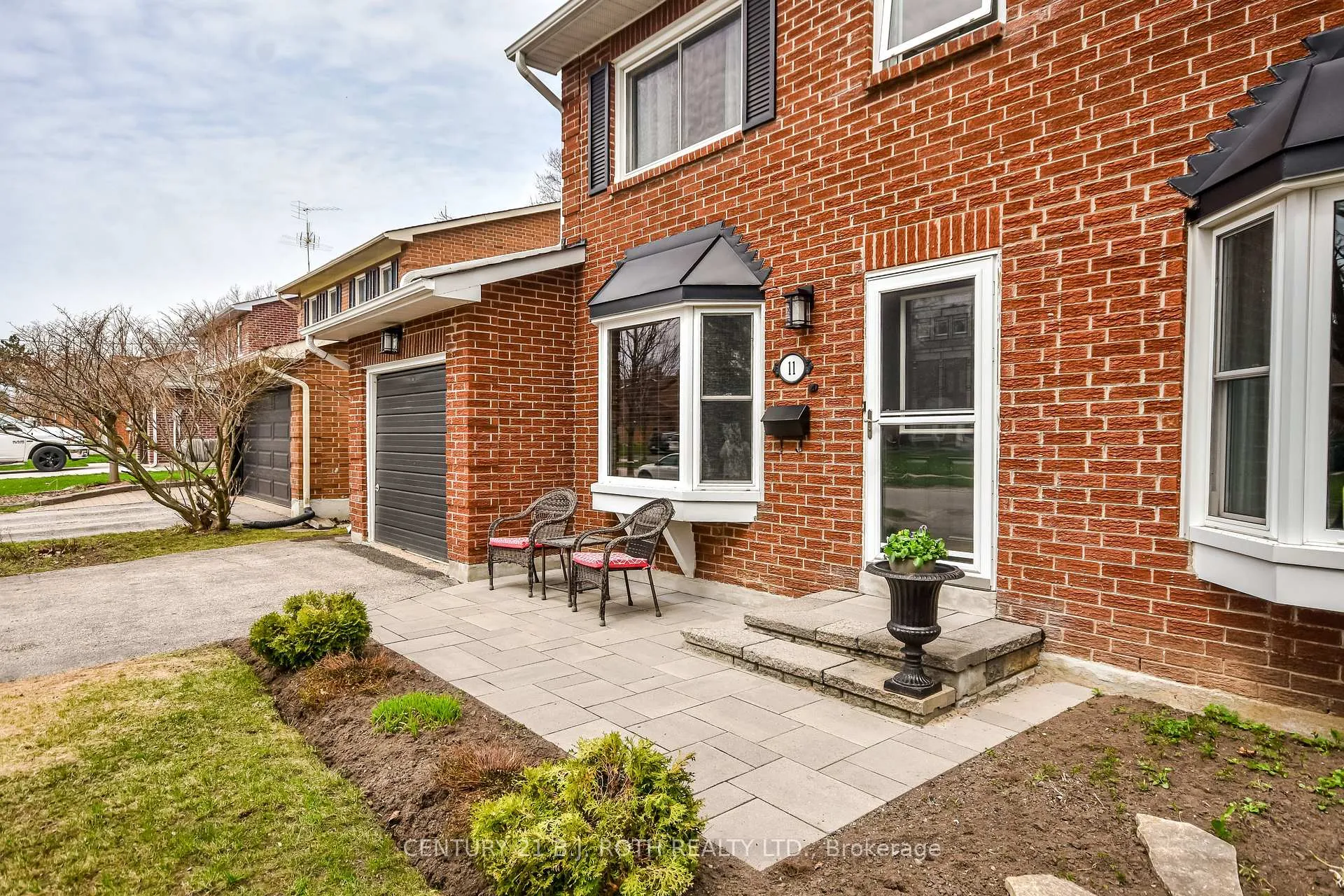 Photo 2 of 11 Pepler Place, Barrie, Sunnidale — HOMEH