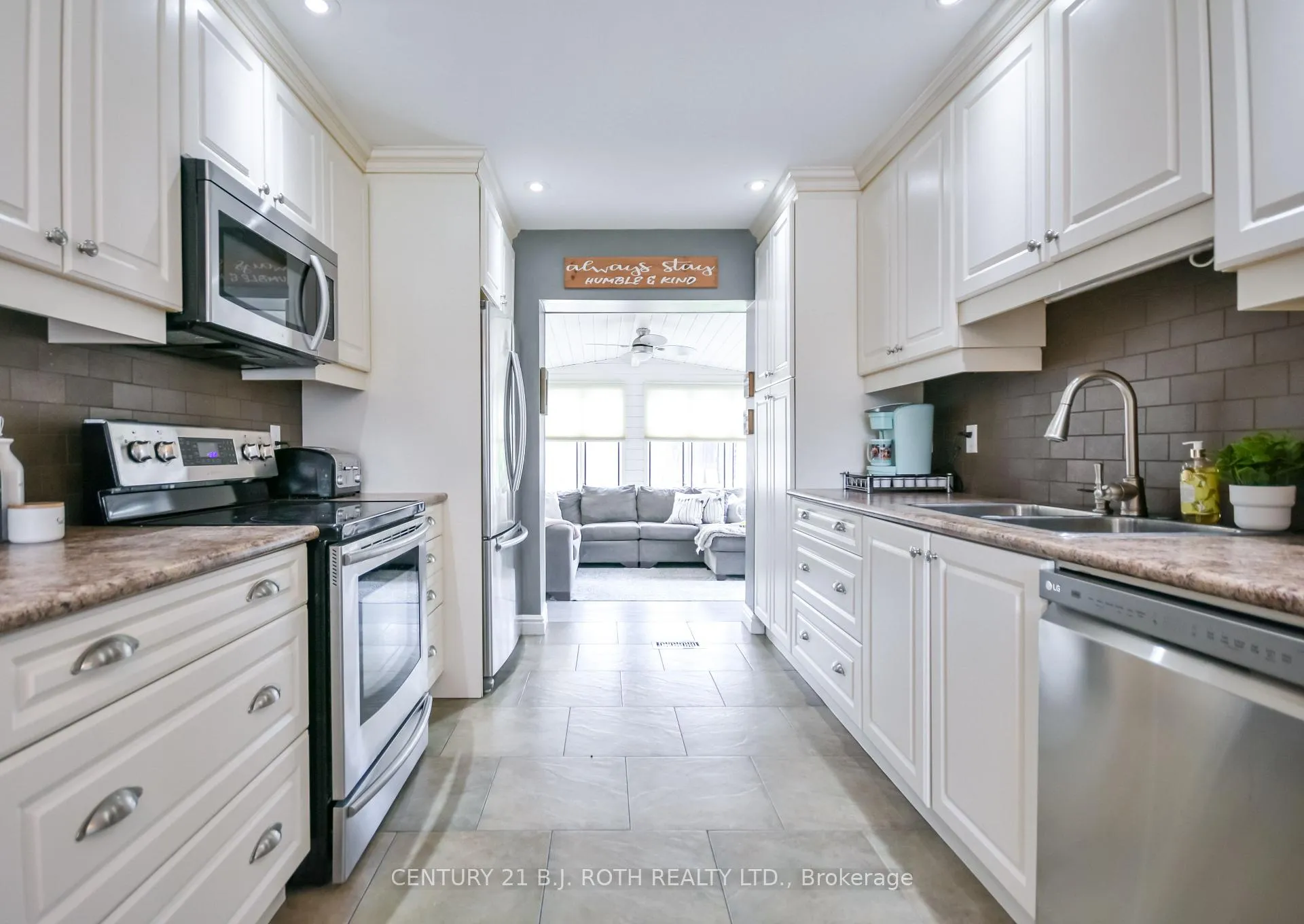 Photo 4 of 11 Pepler Place, Barrie, Sunnidale — HOMEH
