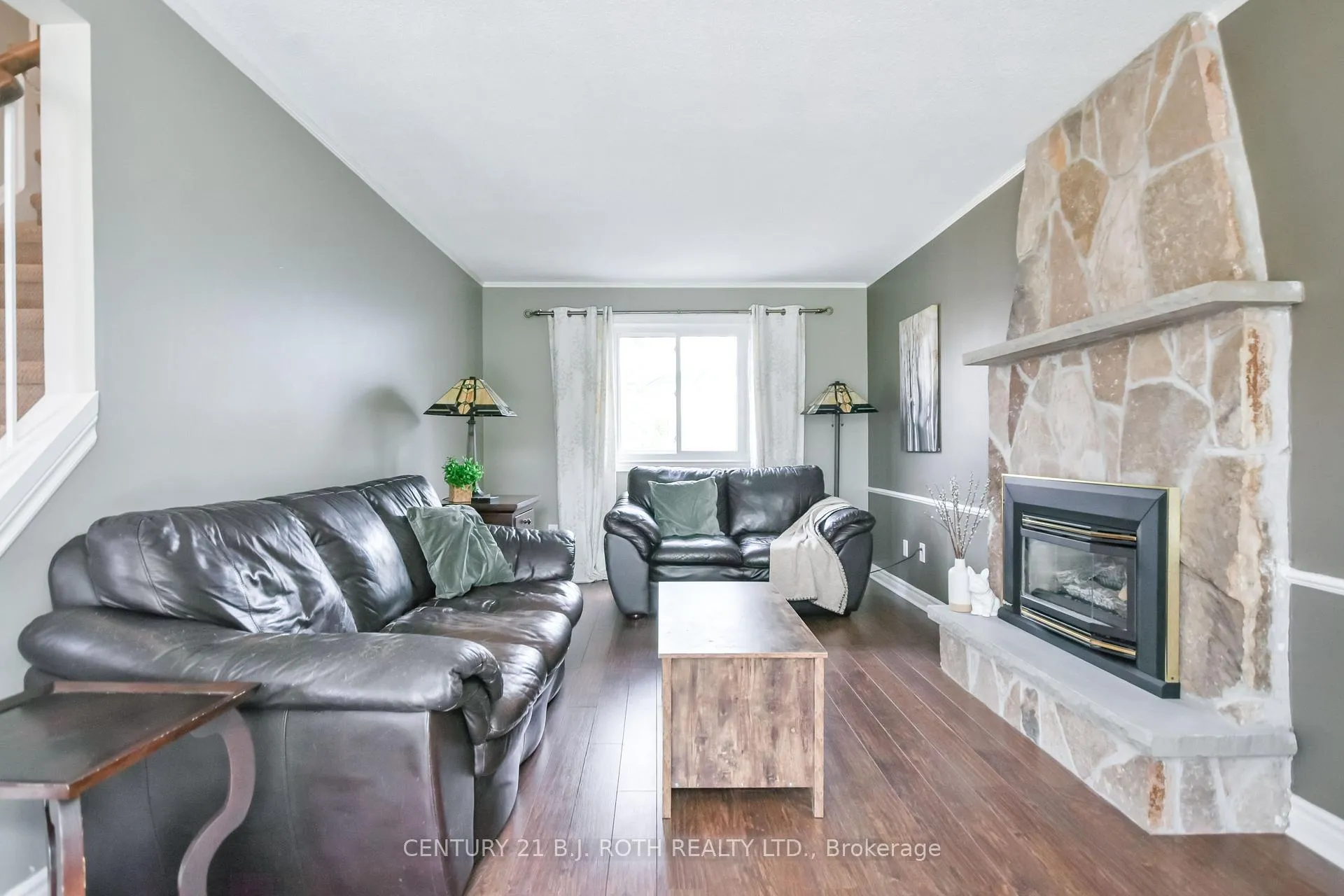 Photo 6 of 11 Pepler Place, Barrie, Sunnidale — HOMEH