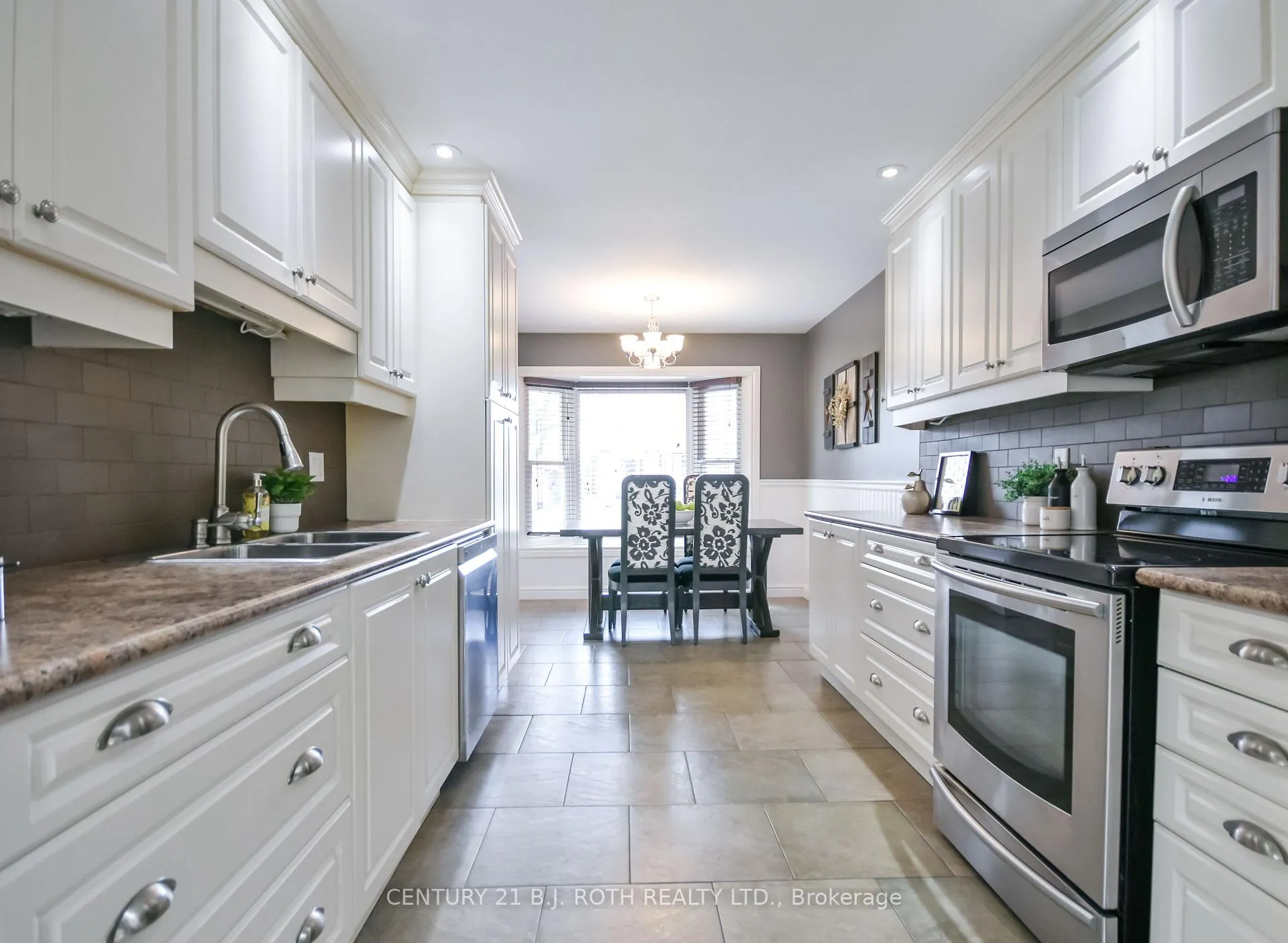 Photo 9 of 11 Pepler Place, Barrie, Sunnidale — HOMEH