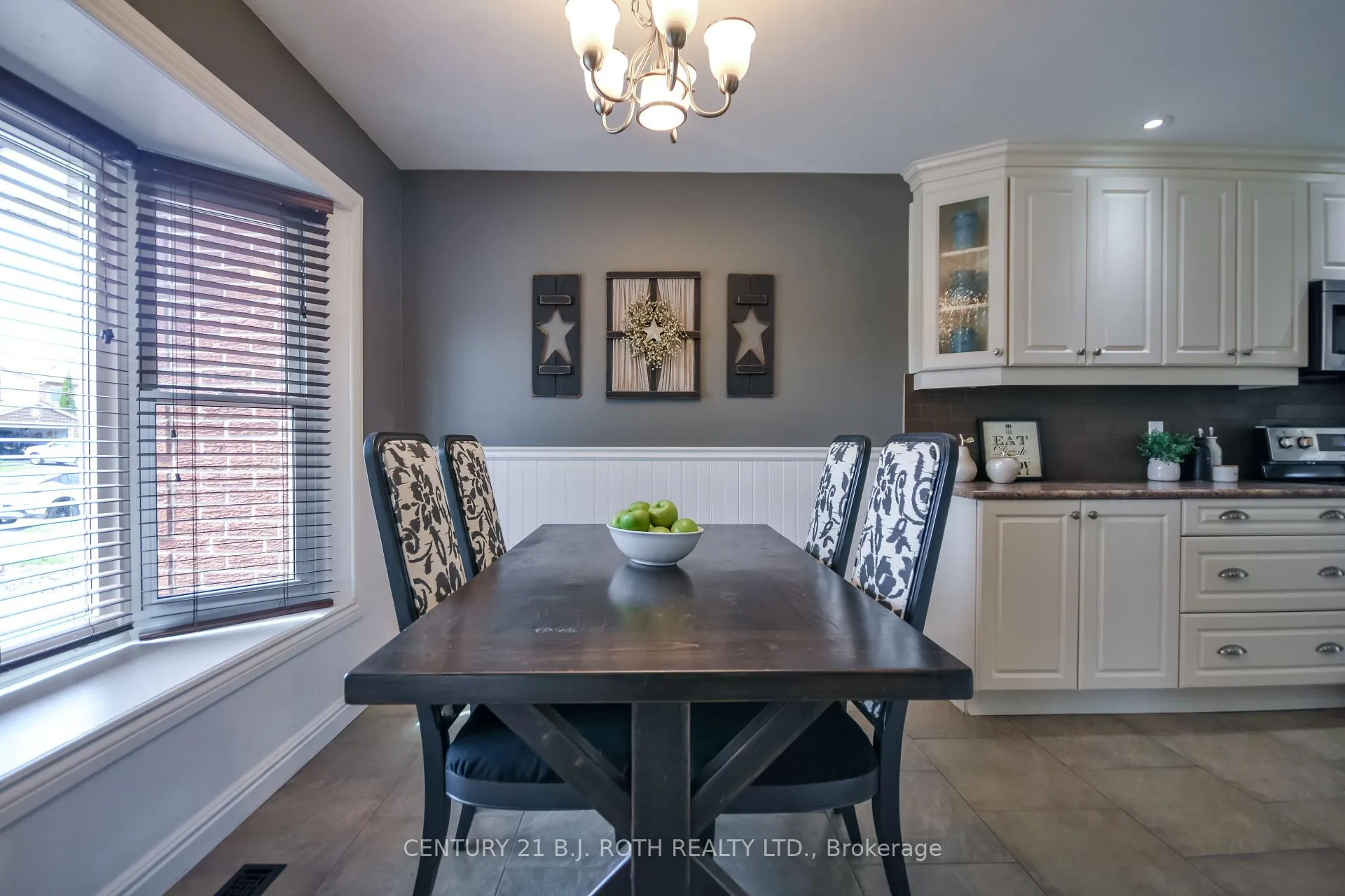 Photo 10 of 11 Pepler Place, Barrie, Sunnidale — HOMEH