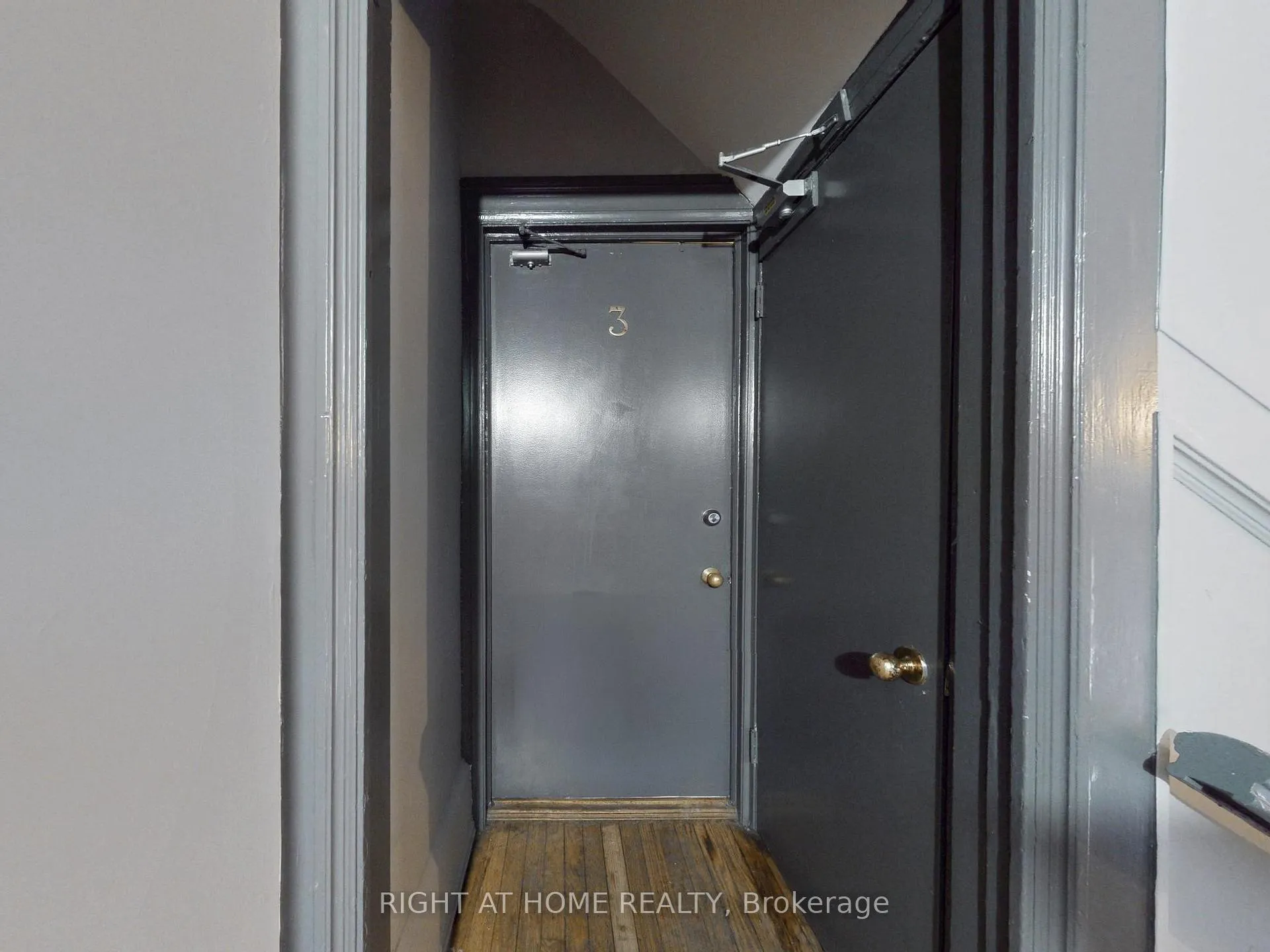 Photo 4 of 32 High Park Boulevard, Toronto, High Park-Swansea — HOMEH