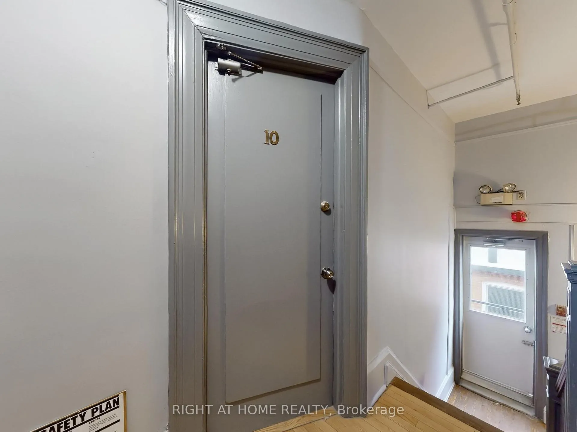 Photo 10 of 32 High Park Boulevard, Toronto, High Park-Swansea — HOMEH