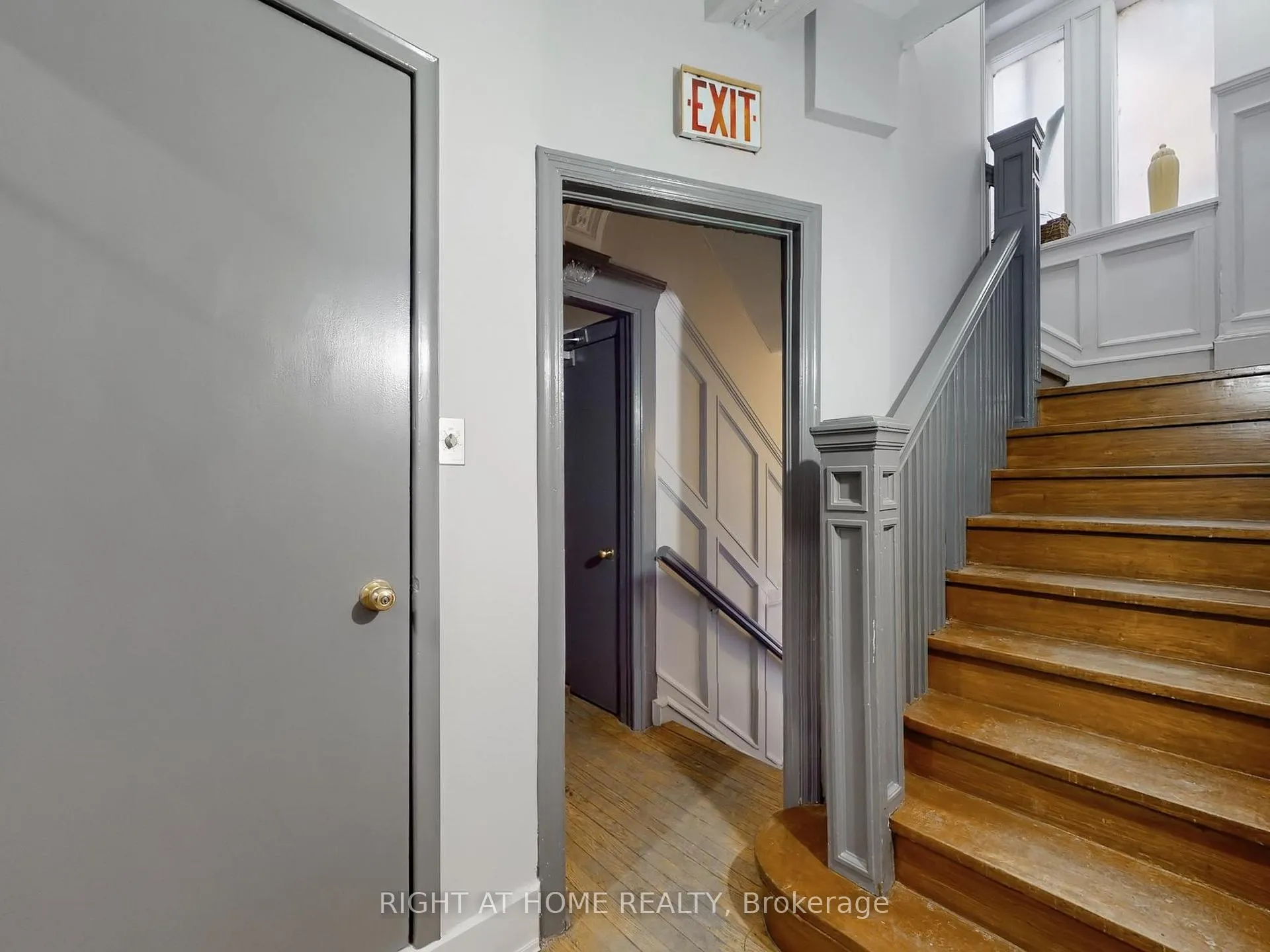 Photo 19 of 32 High Park Boulevard, Toronto, High Park-Swansea — HOMEH