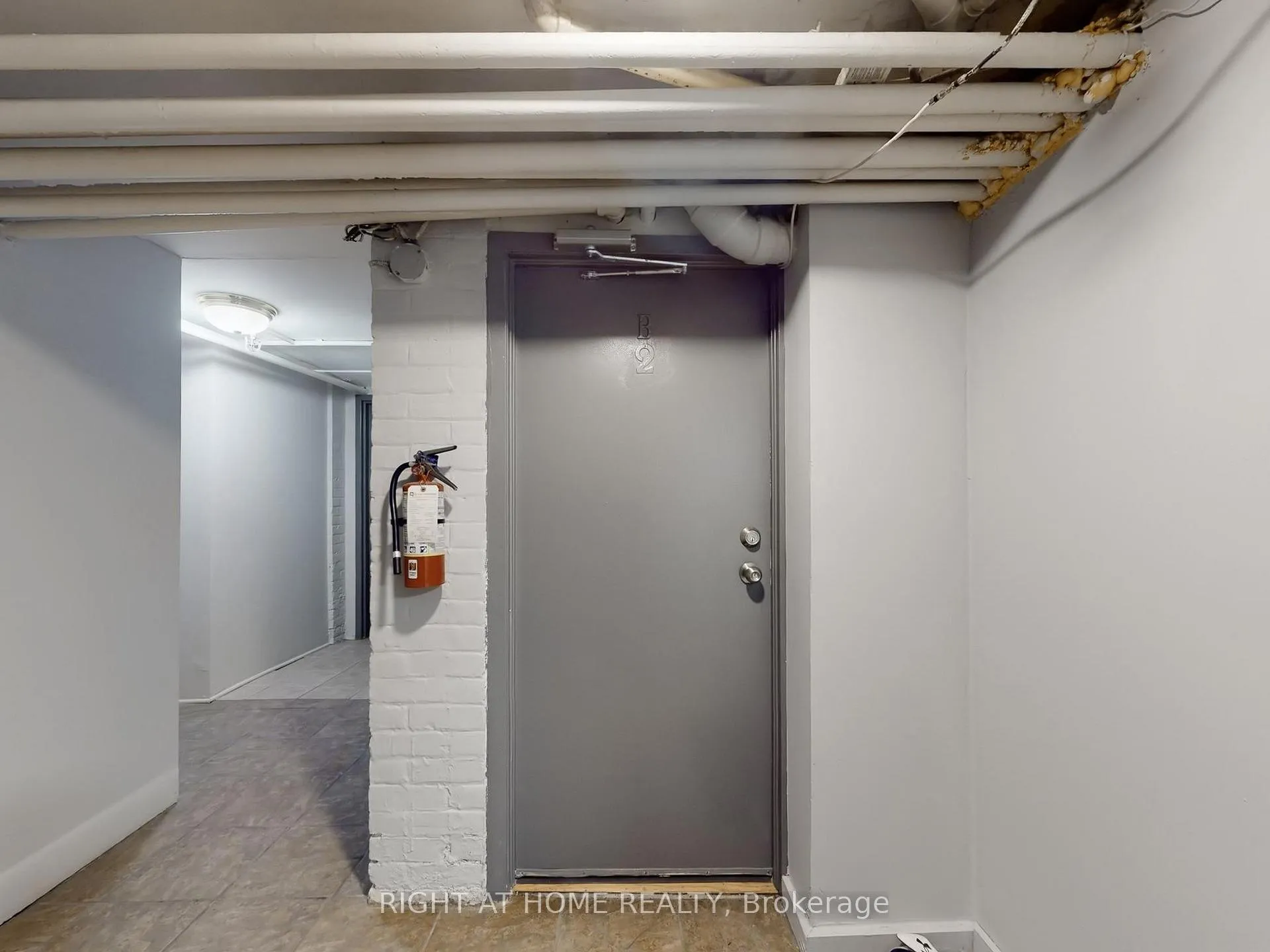Photo 21 of 32 High Park Boulevard, Toronto, High Park-Swansea — HOMEH