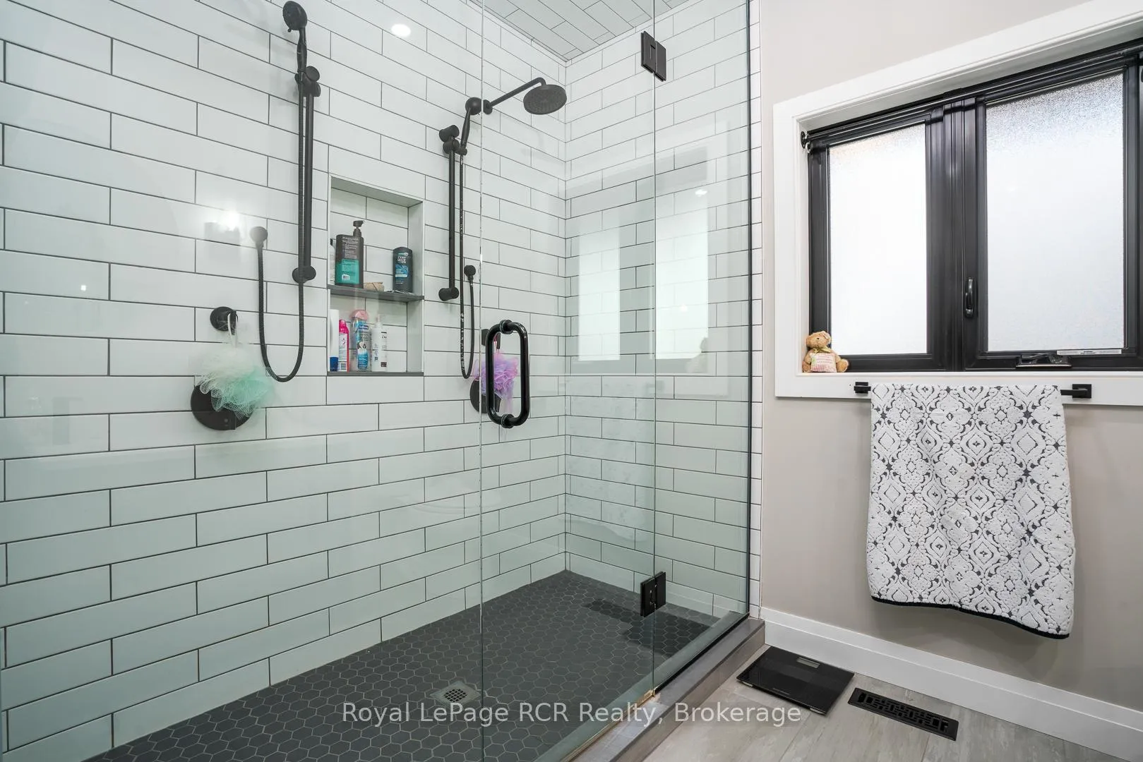 Photo 26 of 45472 Creamery Road, Howick — HOMEH