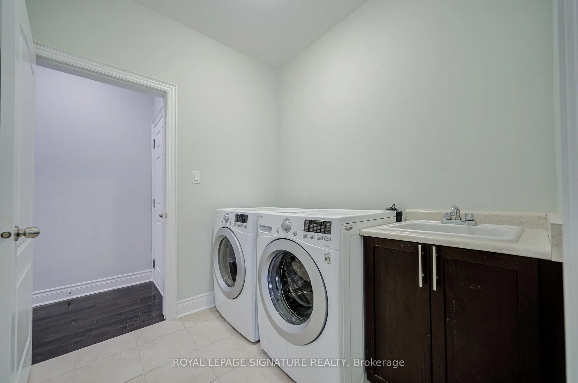 Photo 24 of 38 Elwin Road, Brampton, Credit Valley — HOMEH