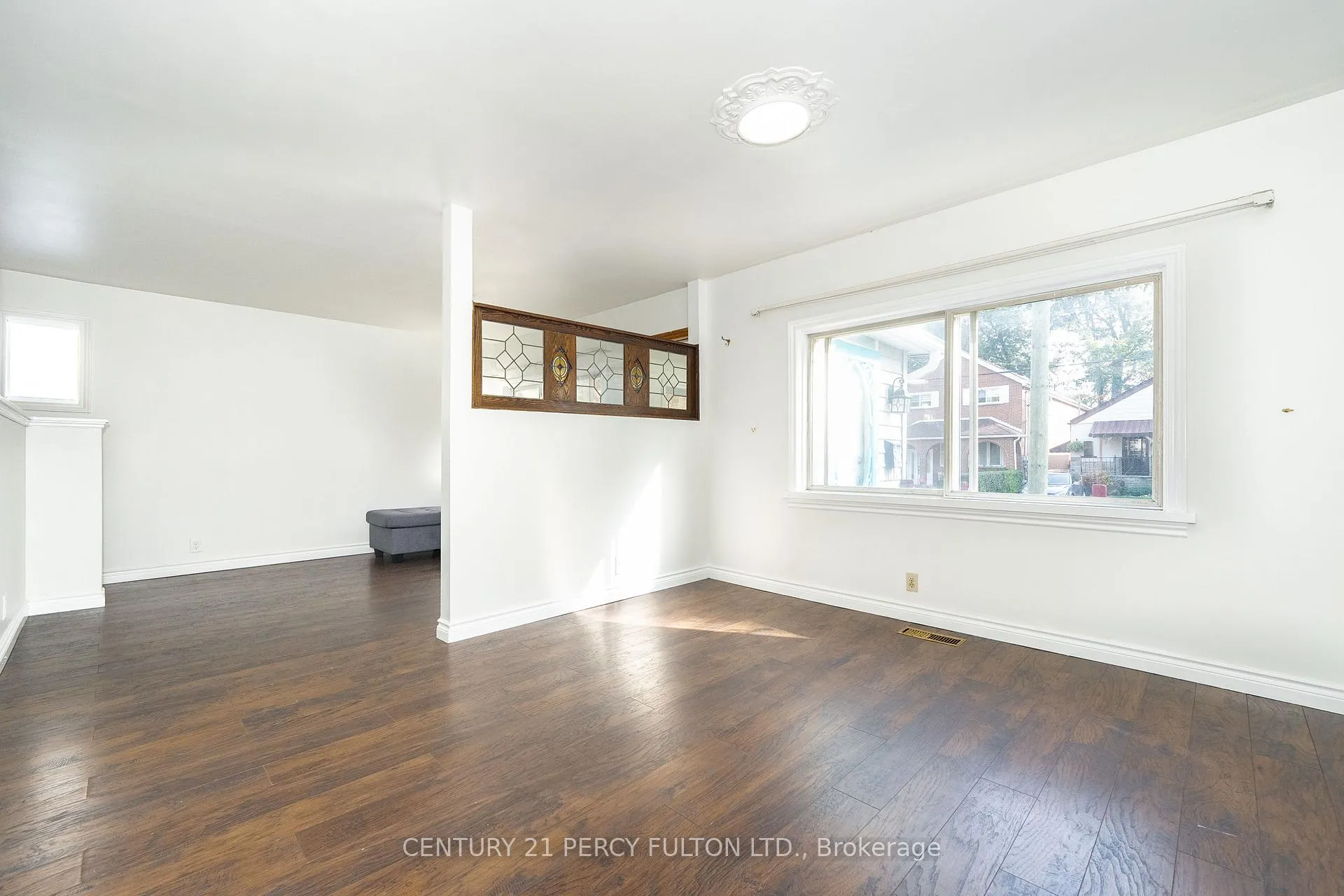 Photo 11 of 34 Mcdonald Avenue, Scarborough, Oakridge — HOMEH