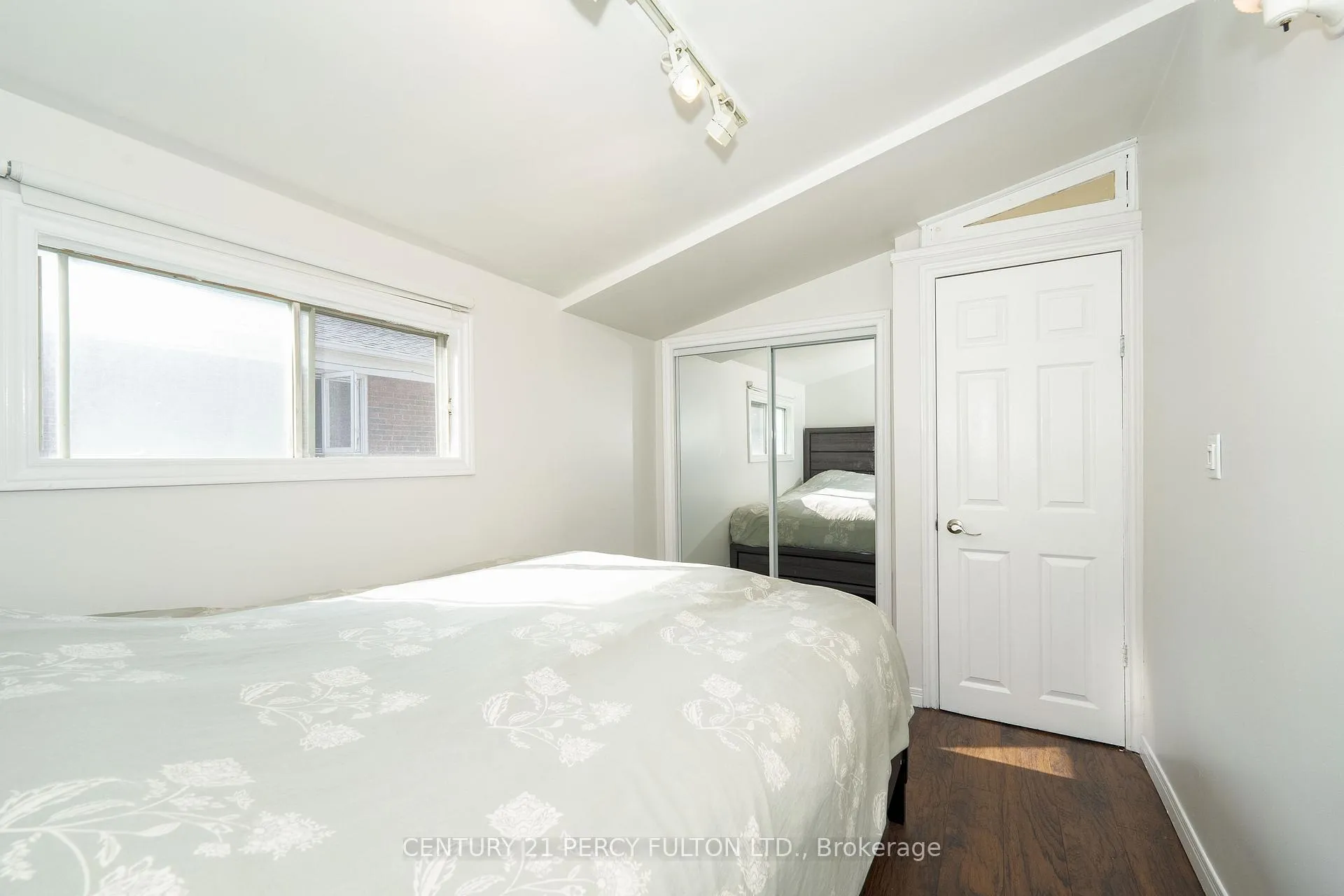 Photo 23 of 34 Mcdonald Avenue, Scarborough, Oakridge — HOMEH
