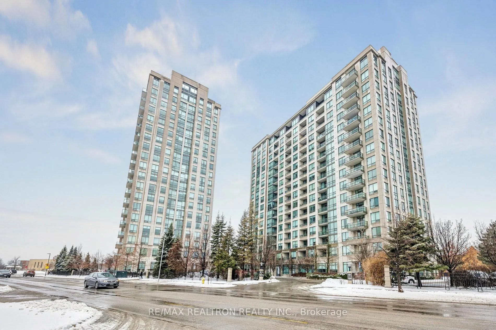 Photo 1 of Unit 302, 88 Promenade Circle, Vaughan, Brownridge — HOMEH