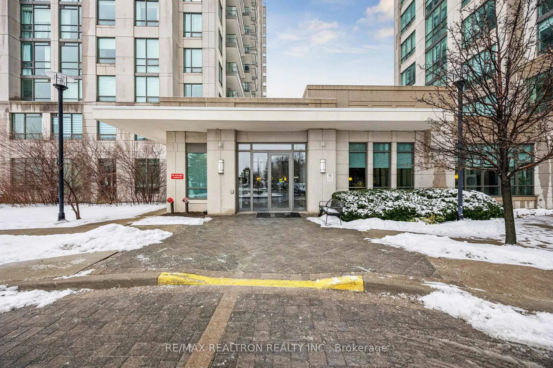 Photo 4 of Unit 302, 88 Promenade Circle, Vaughan, Brownridge — HOMEH