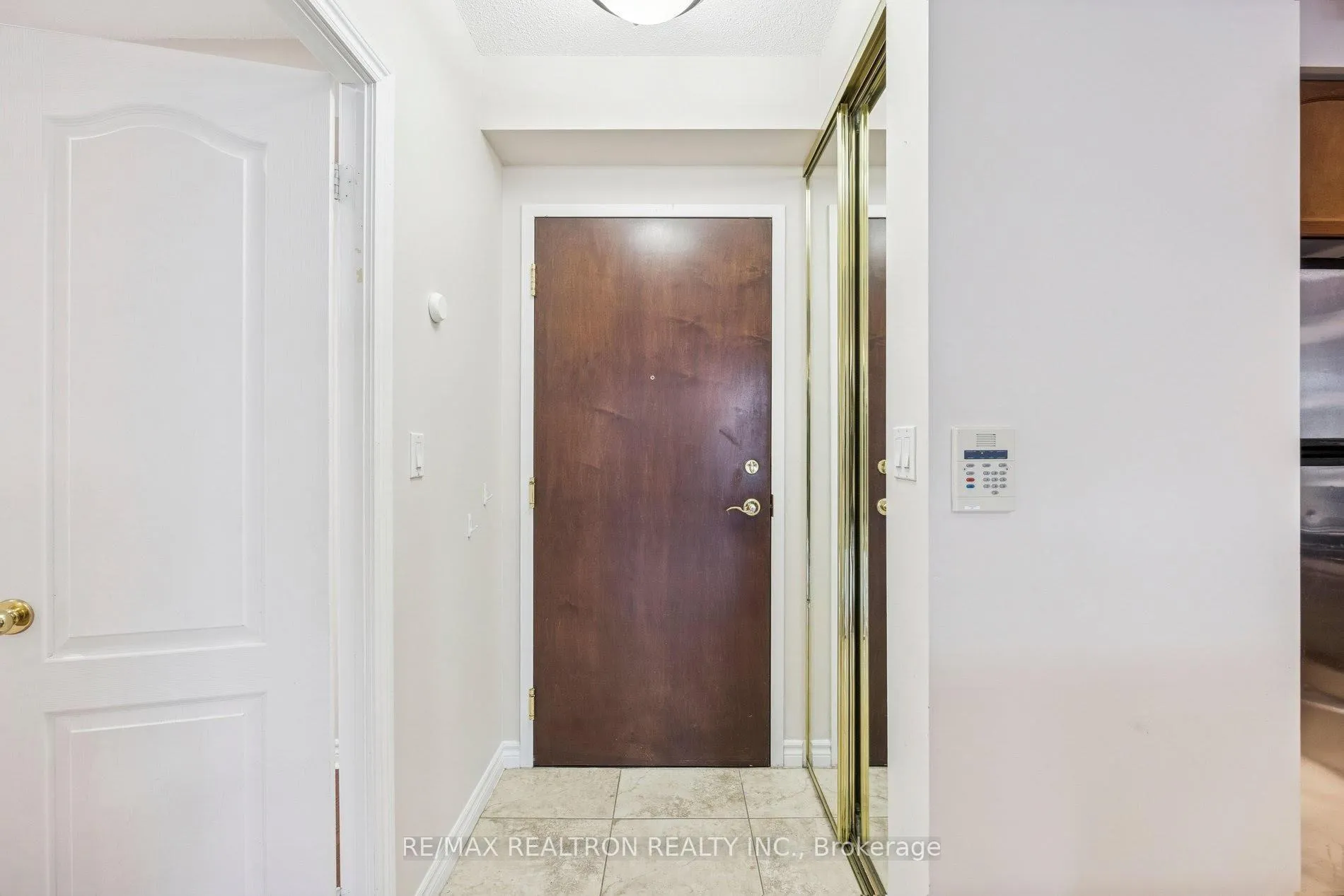 Photo 10 of Unit 302, 88 Promenade Circle, Vaughan, Brownridge — HOMEH